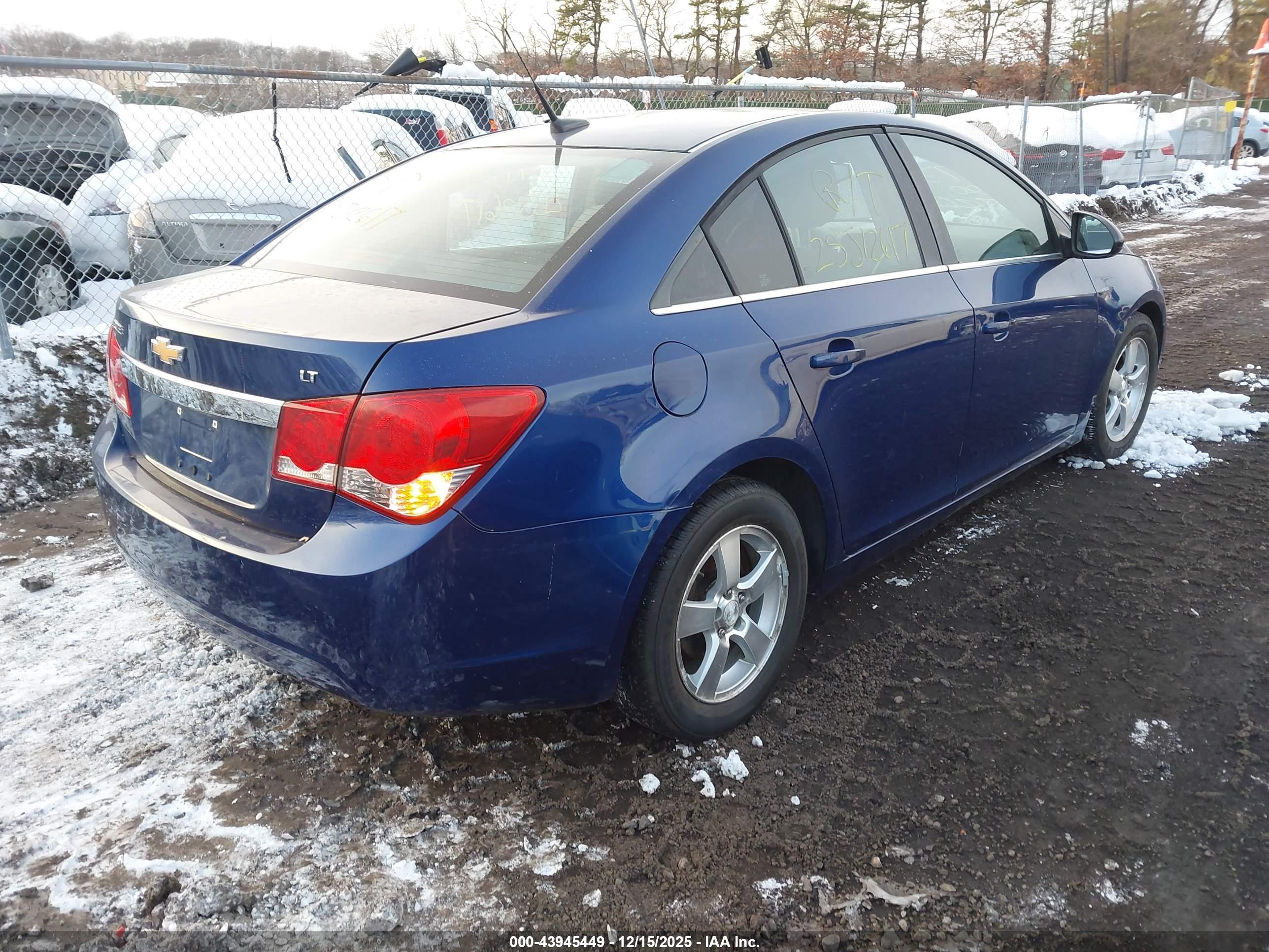 CHEVROLET CRUZE image 4