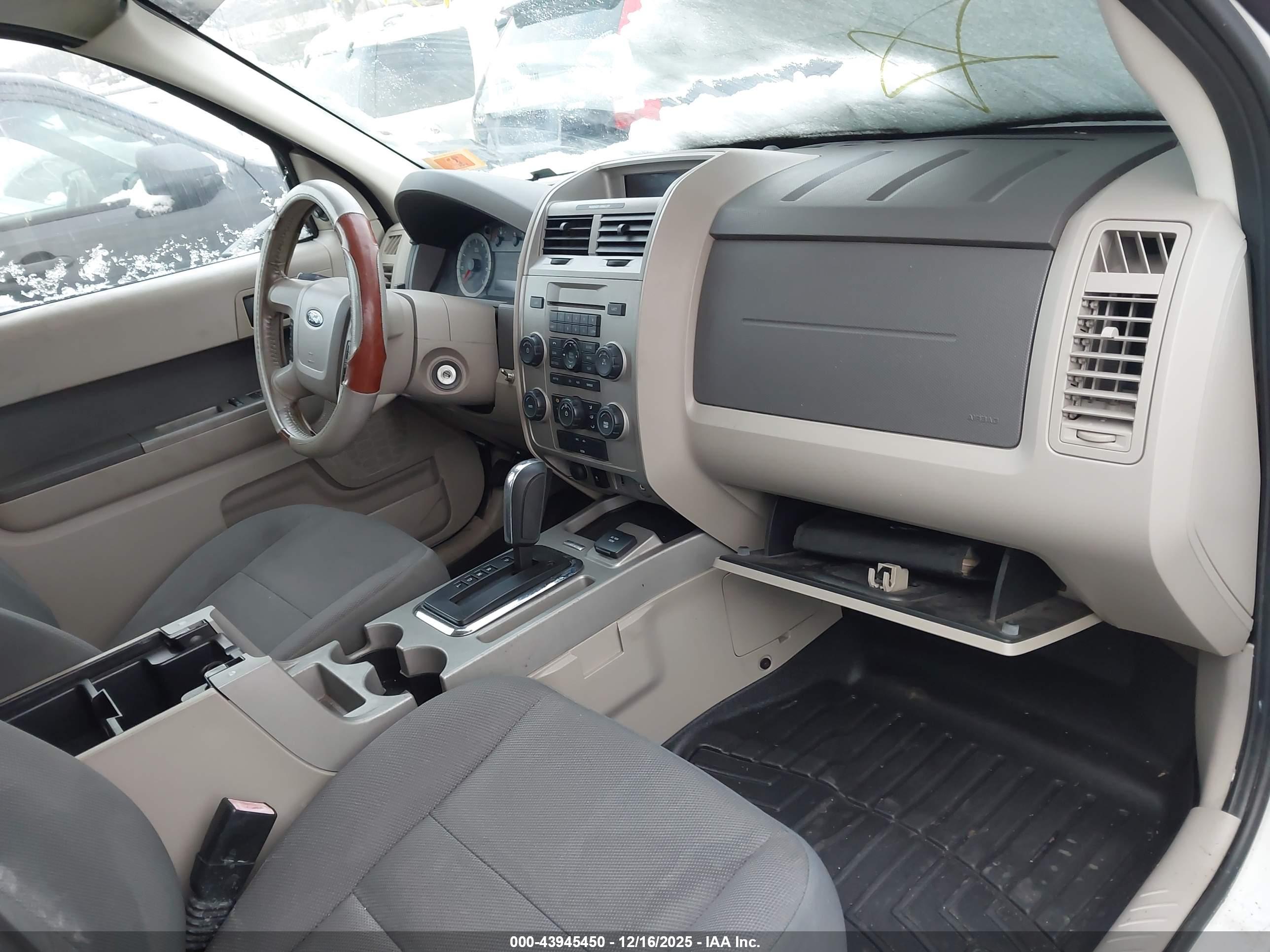 FORD ESCAPE image 5