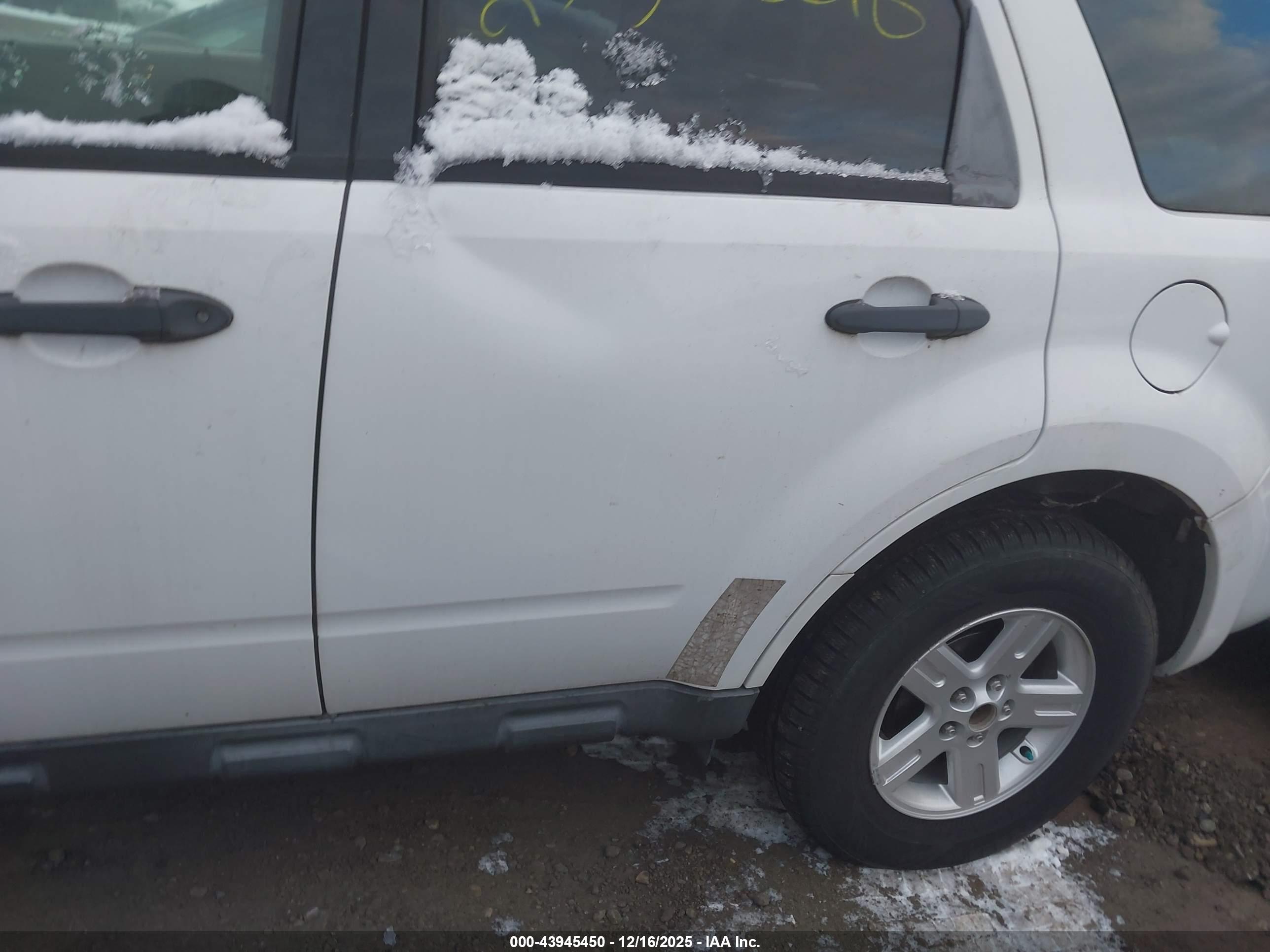 FORD ESCAPE image 6