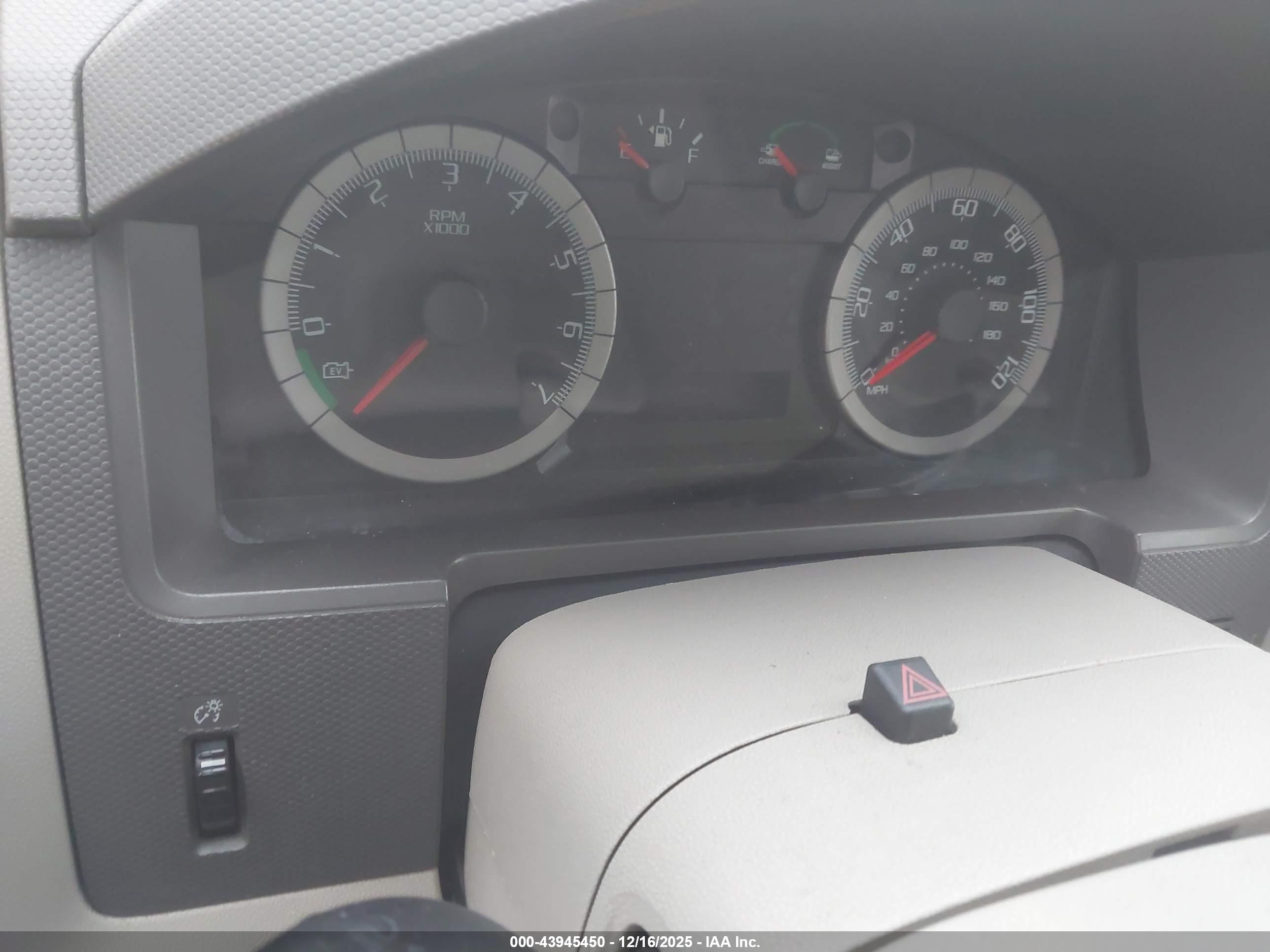 FORD ESCAPE image 7