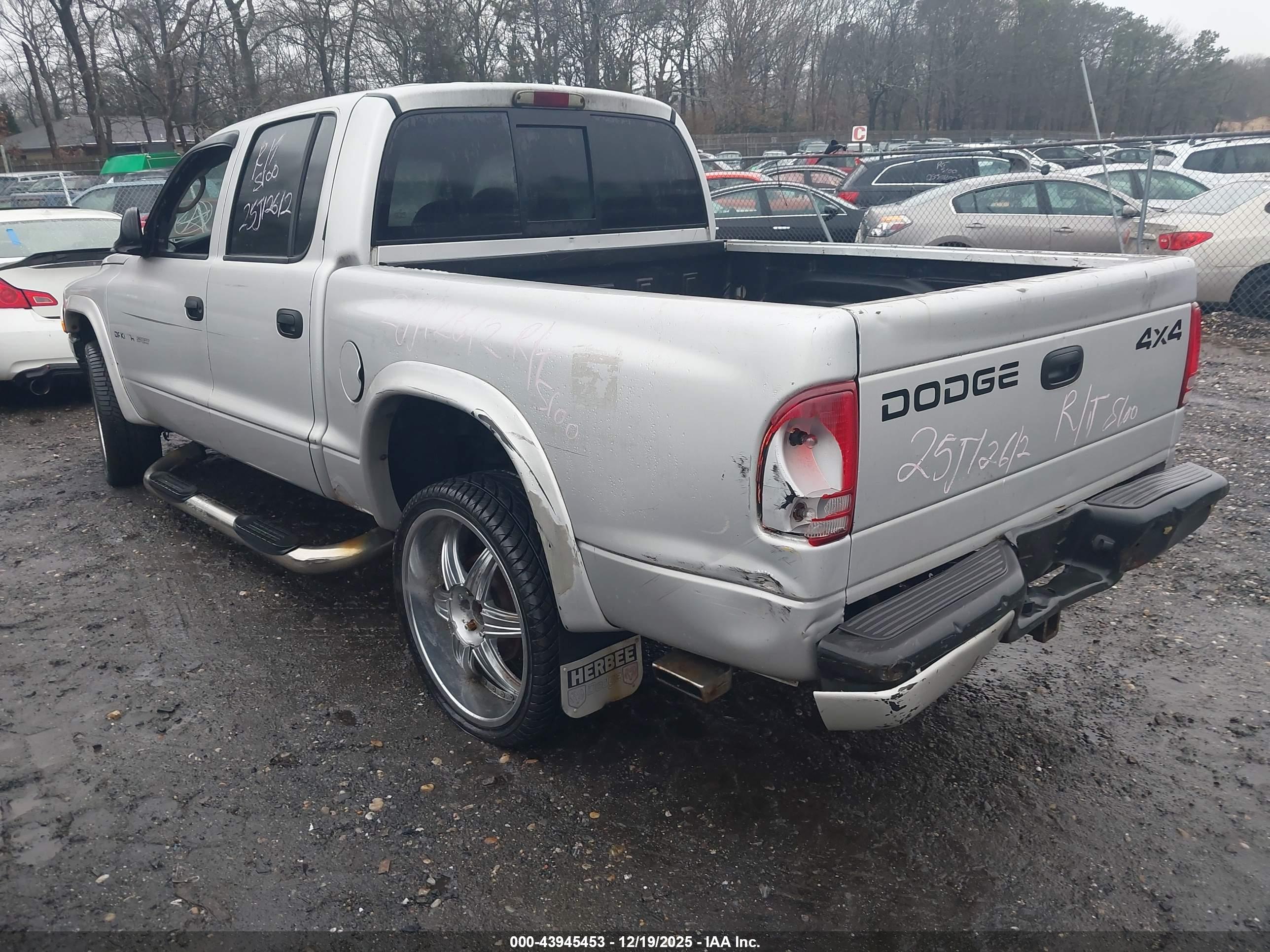 DODGE DAKOTA image 3