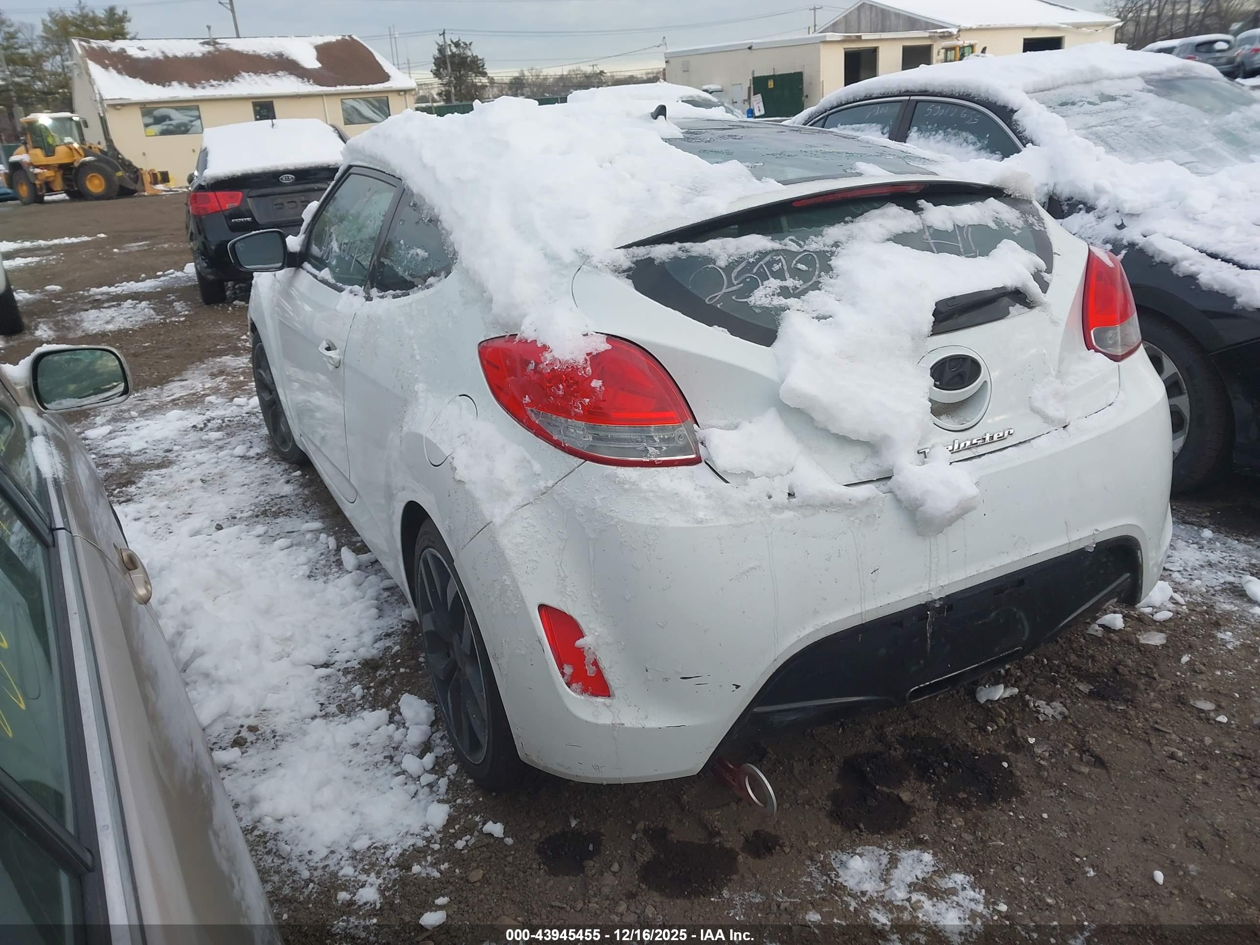 HYUNDAI VELOSTER image 3