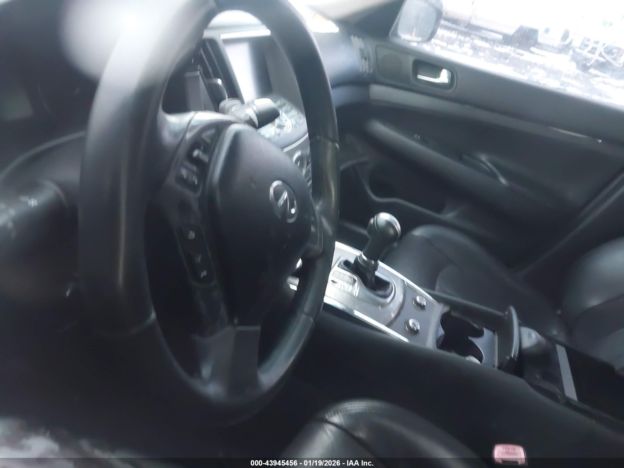 INFINITI G37 image 7