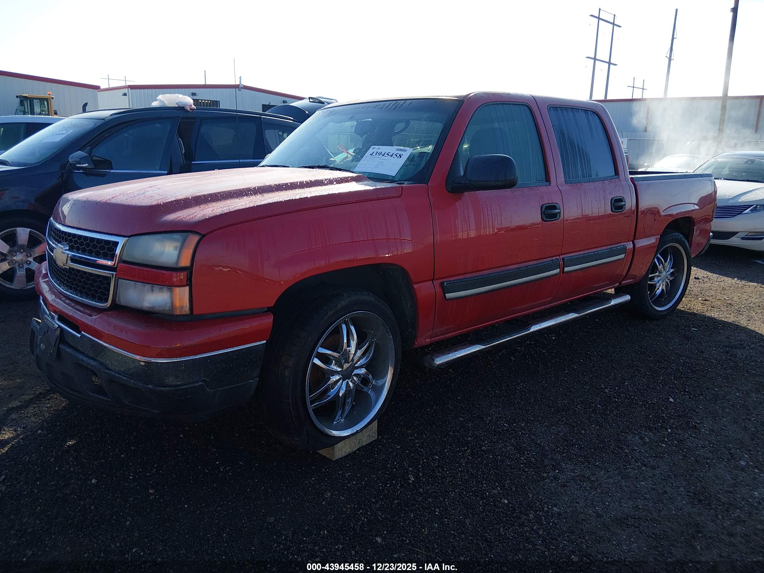 CHEVROLET SILVERADO image 2