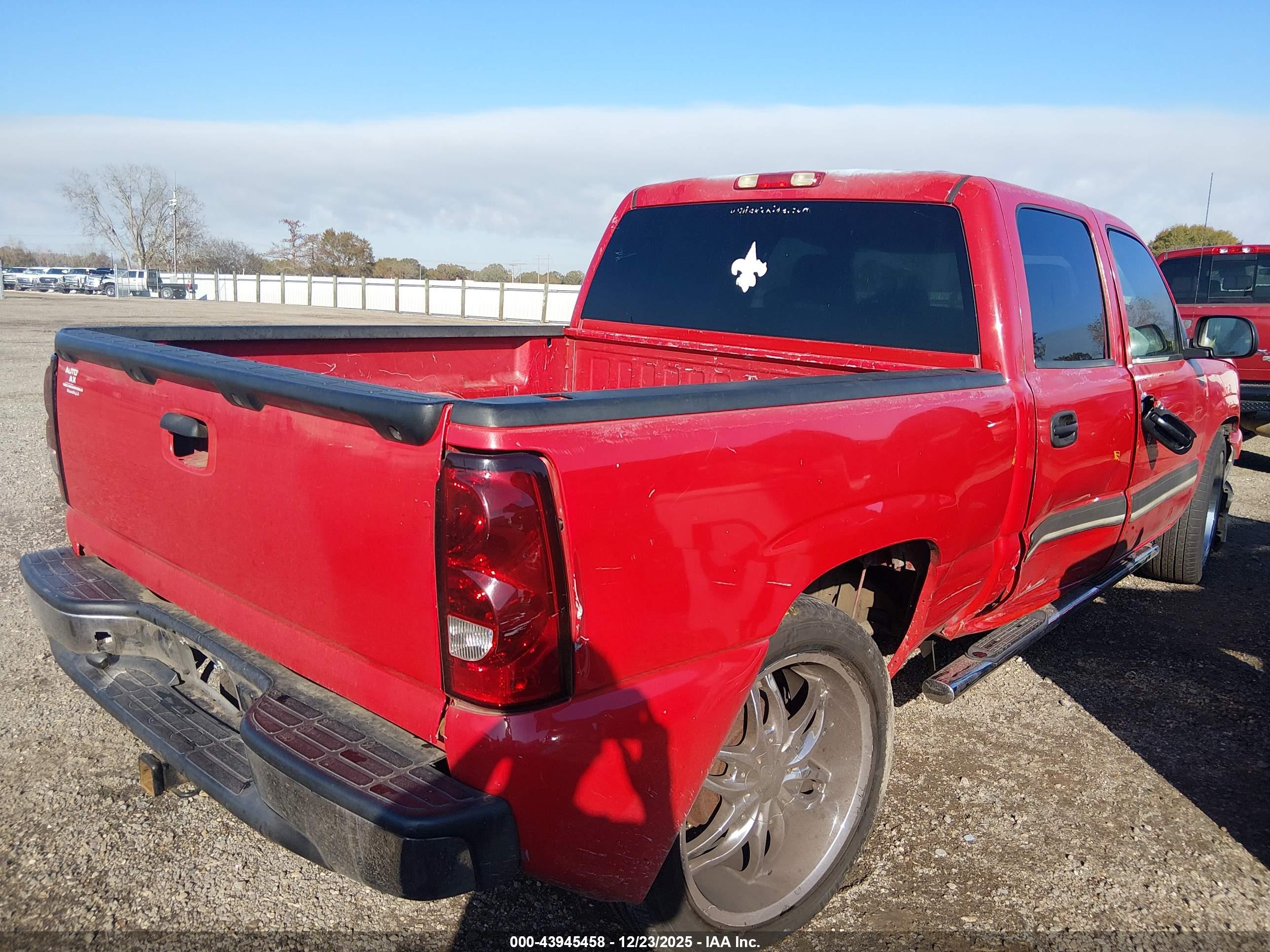 CHEVROLET SILVERADO image 6