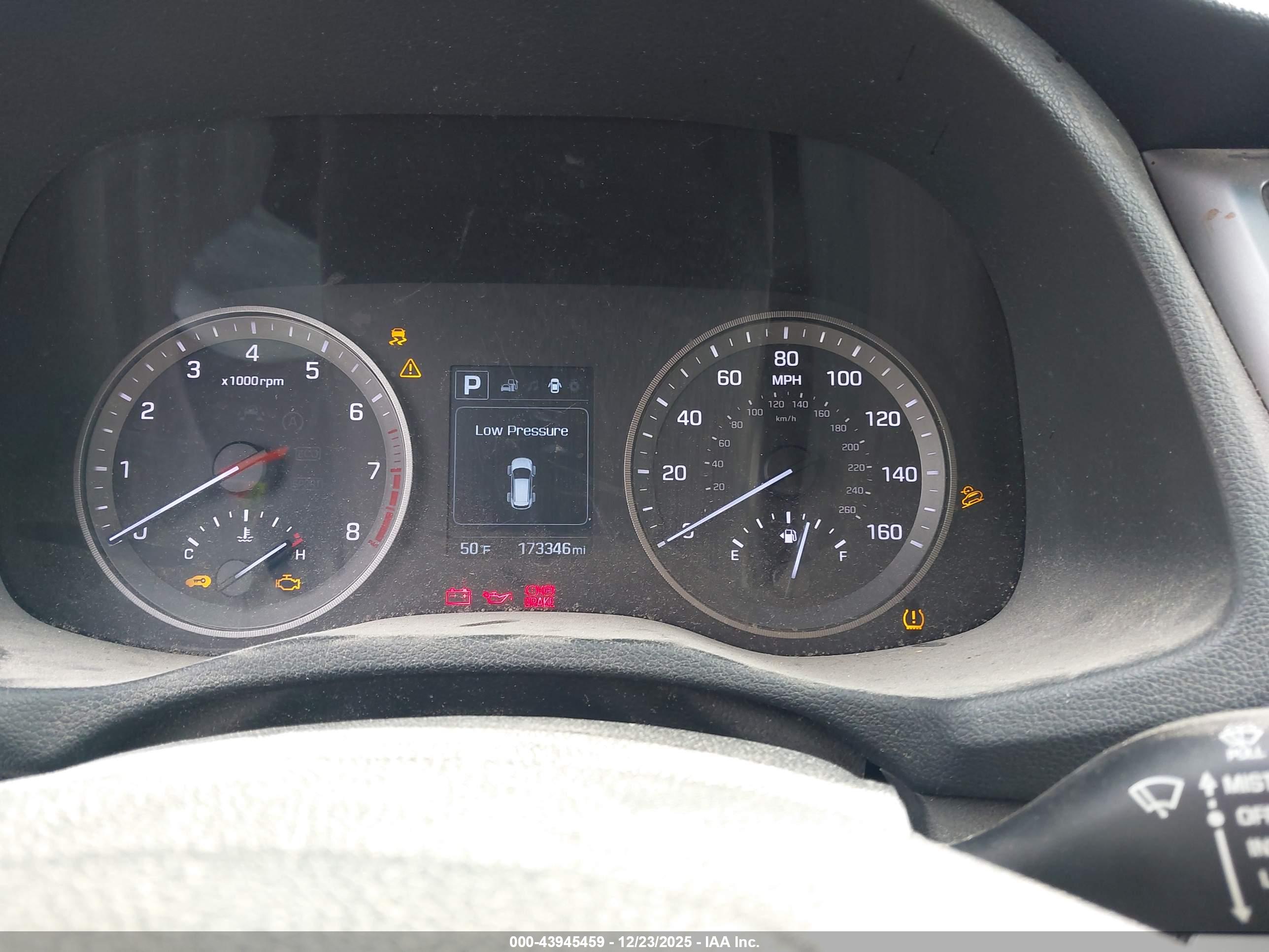 HYUNDAI TUCSON image 7
