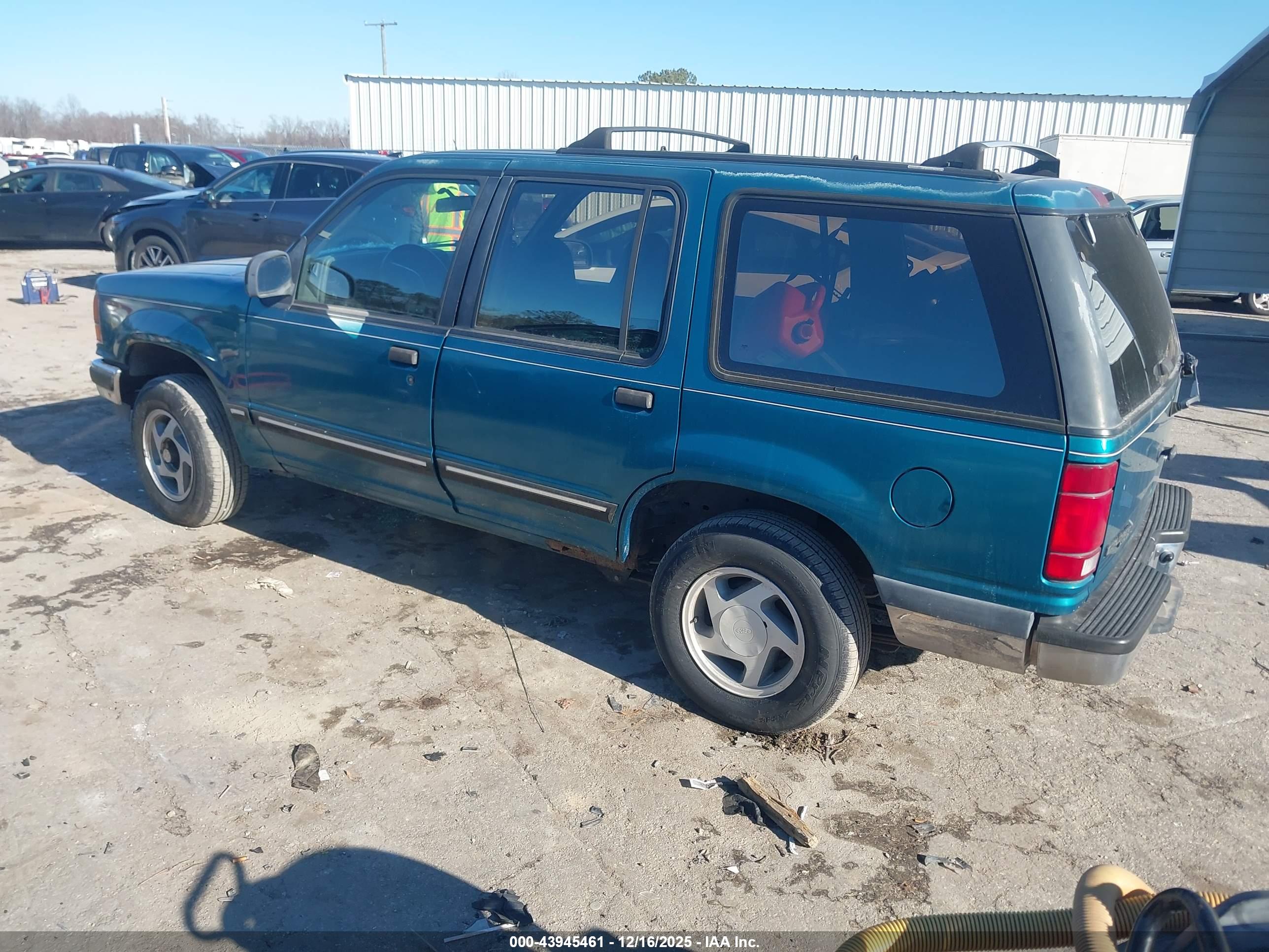 FORD EXPLORER image 3