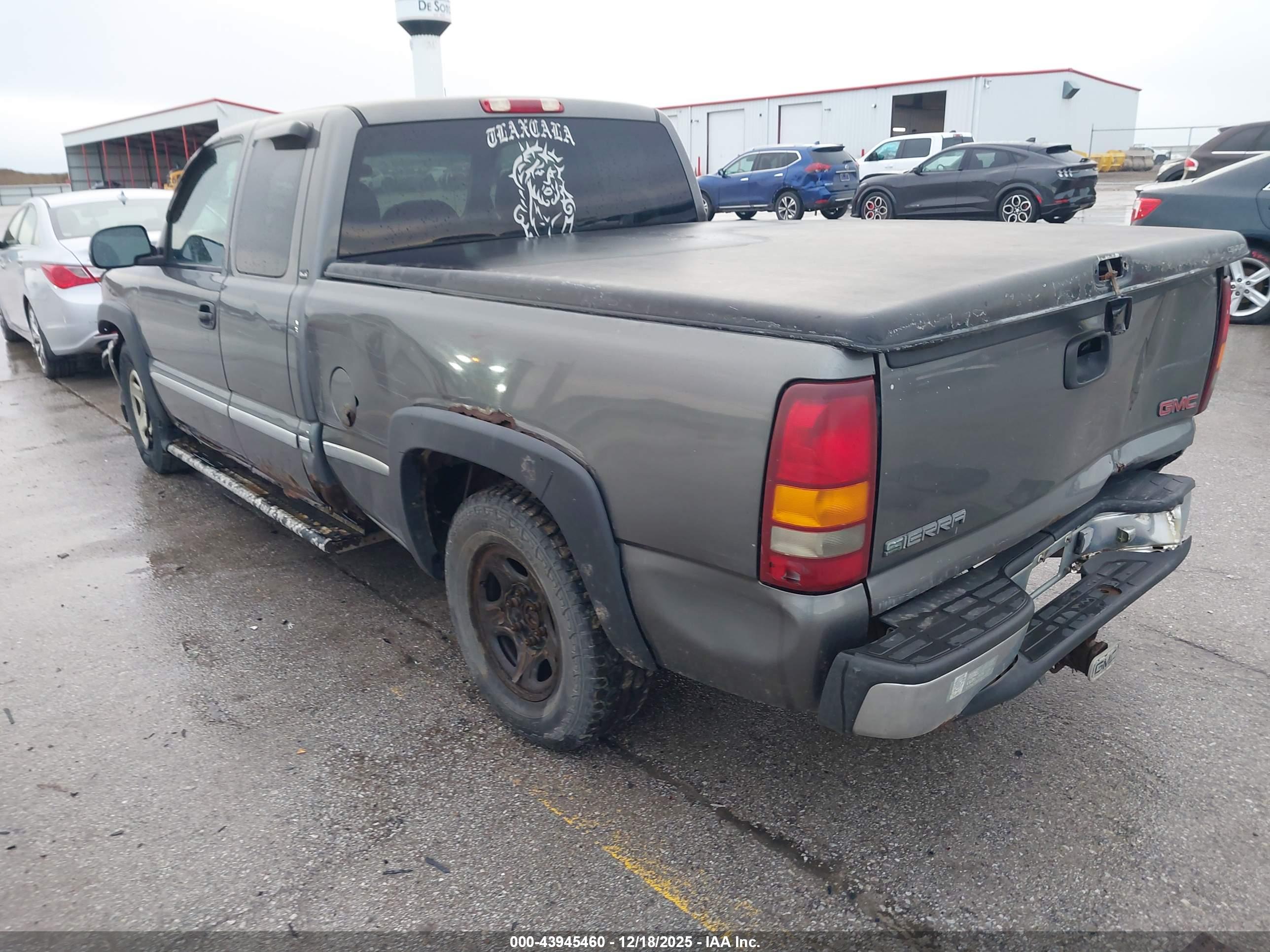 GMC SIERRA image 3