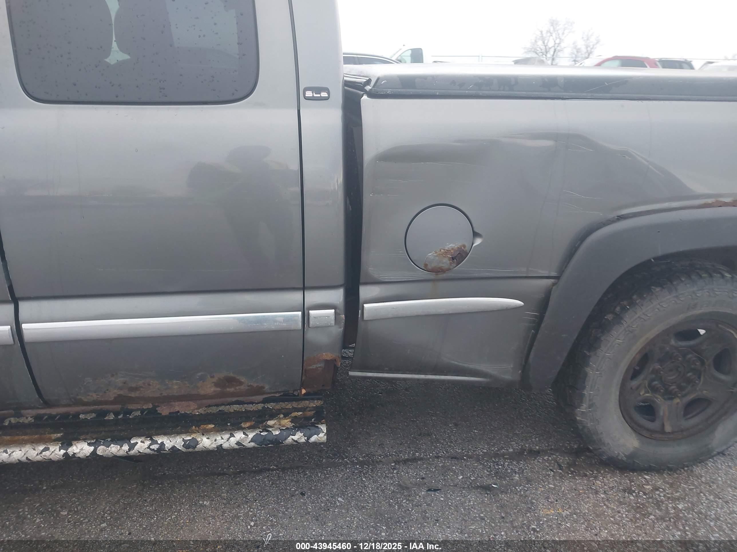 GMC SIERRA image 6