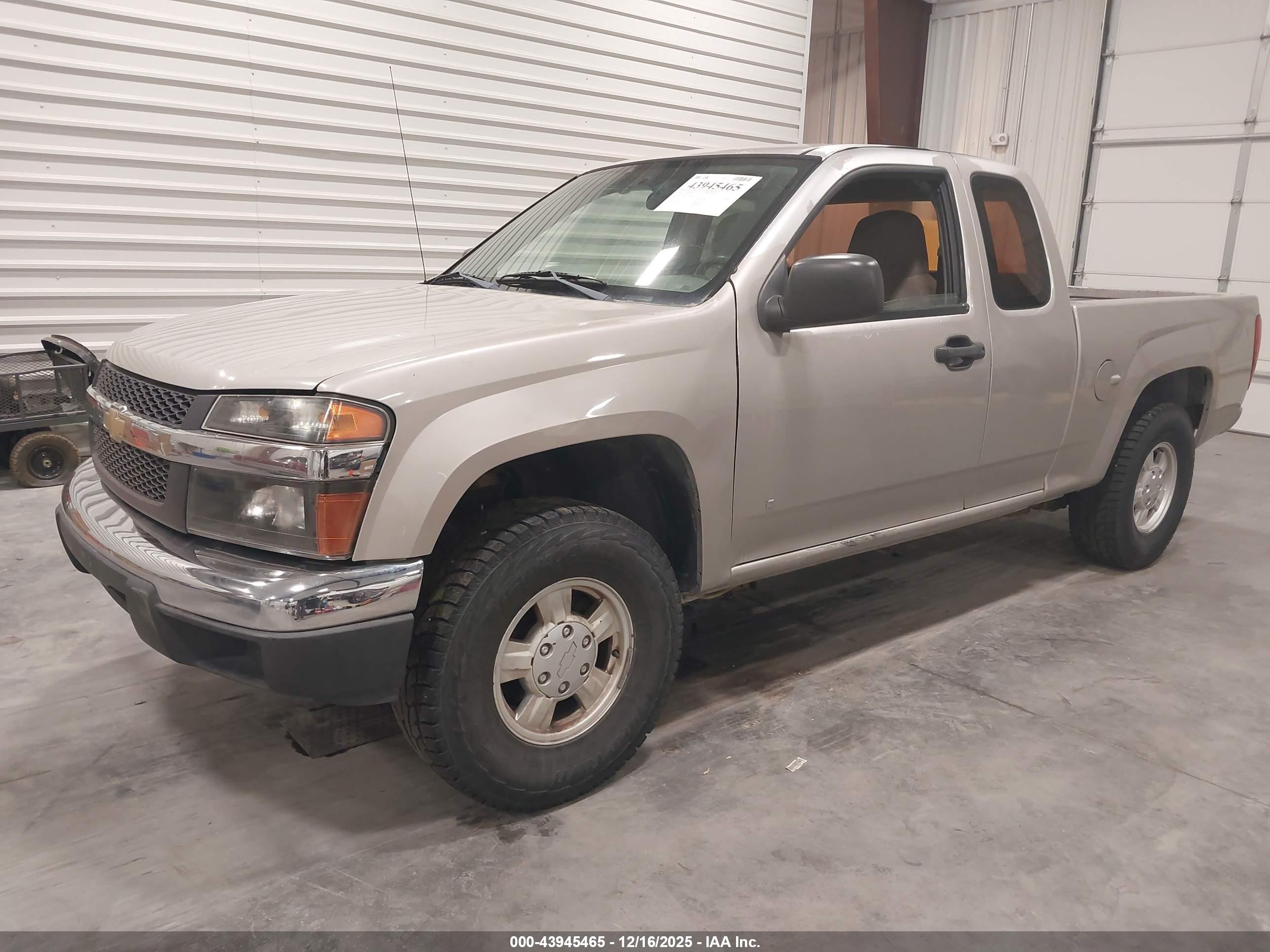 CHEVROLET COLORADO image 2