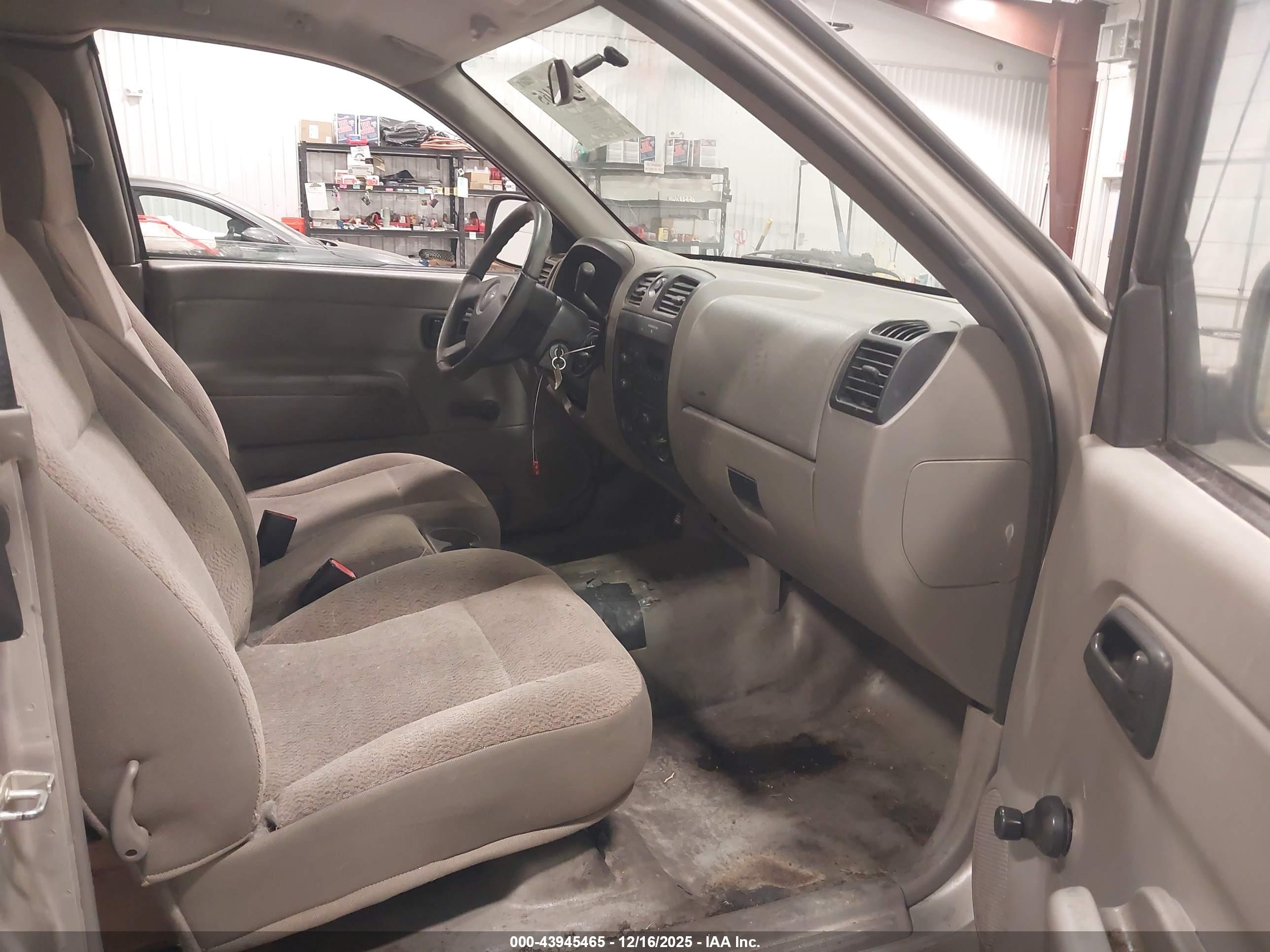 CHEVROLET COLORADO image 5