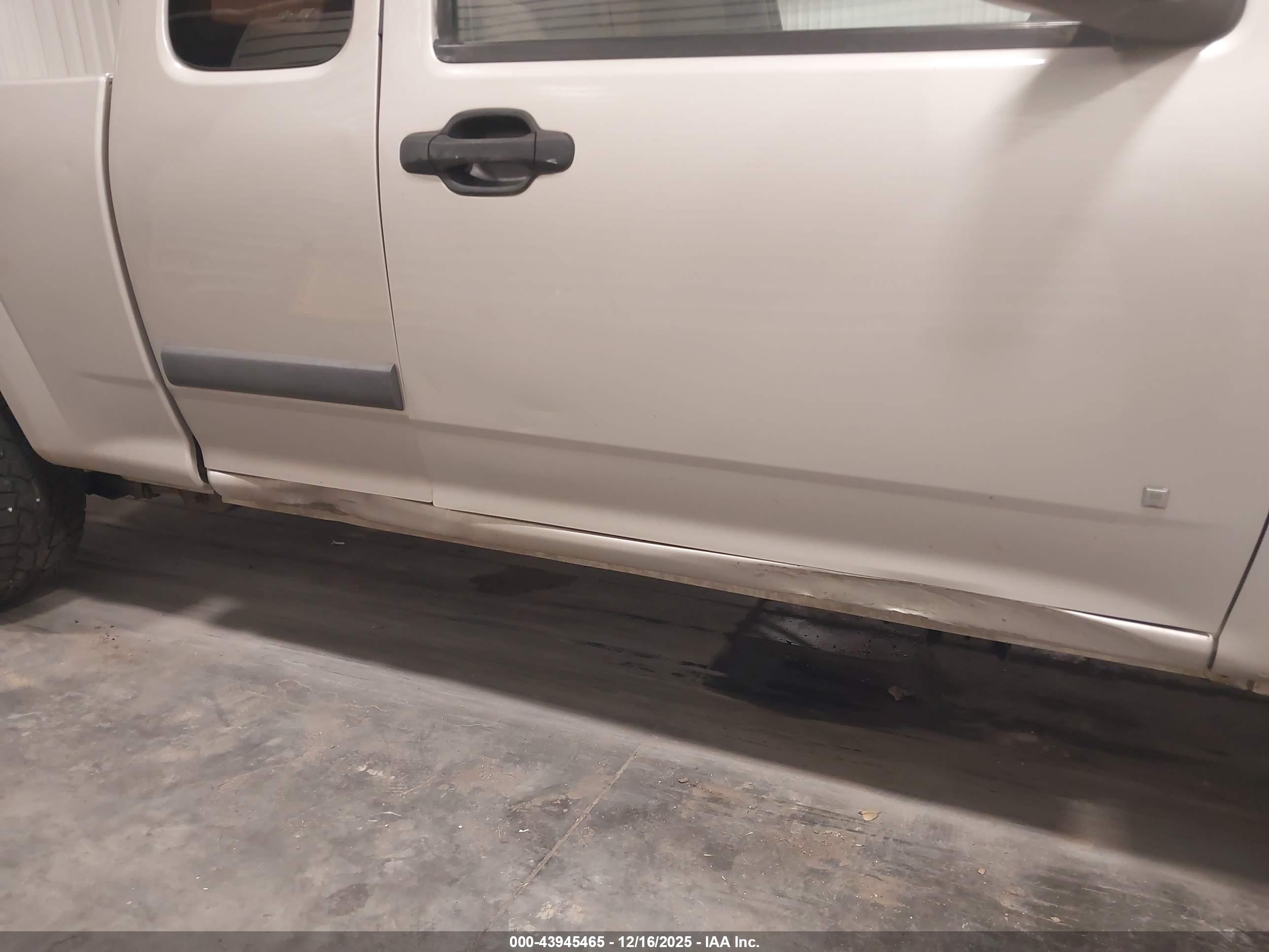 CHEVROLET COLORADO image 6