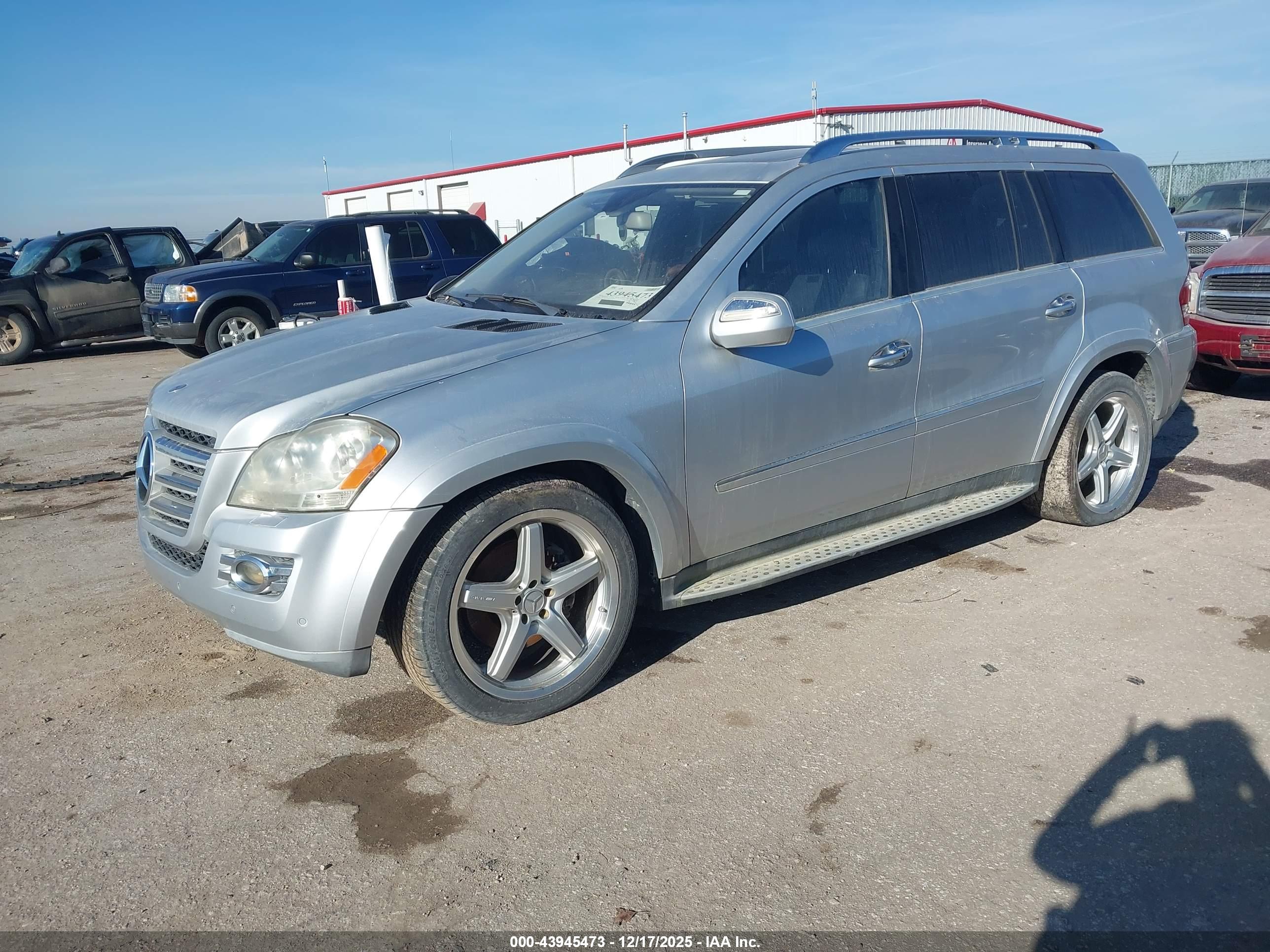 MERCEDES-BENZ GL image 2