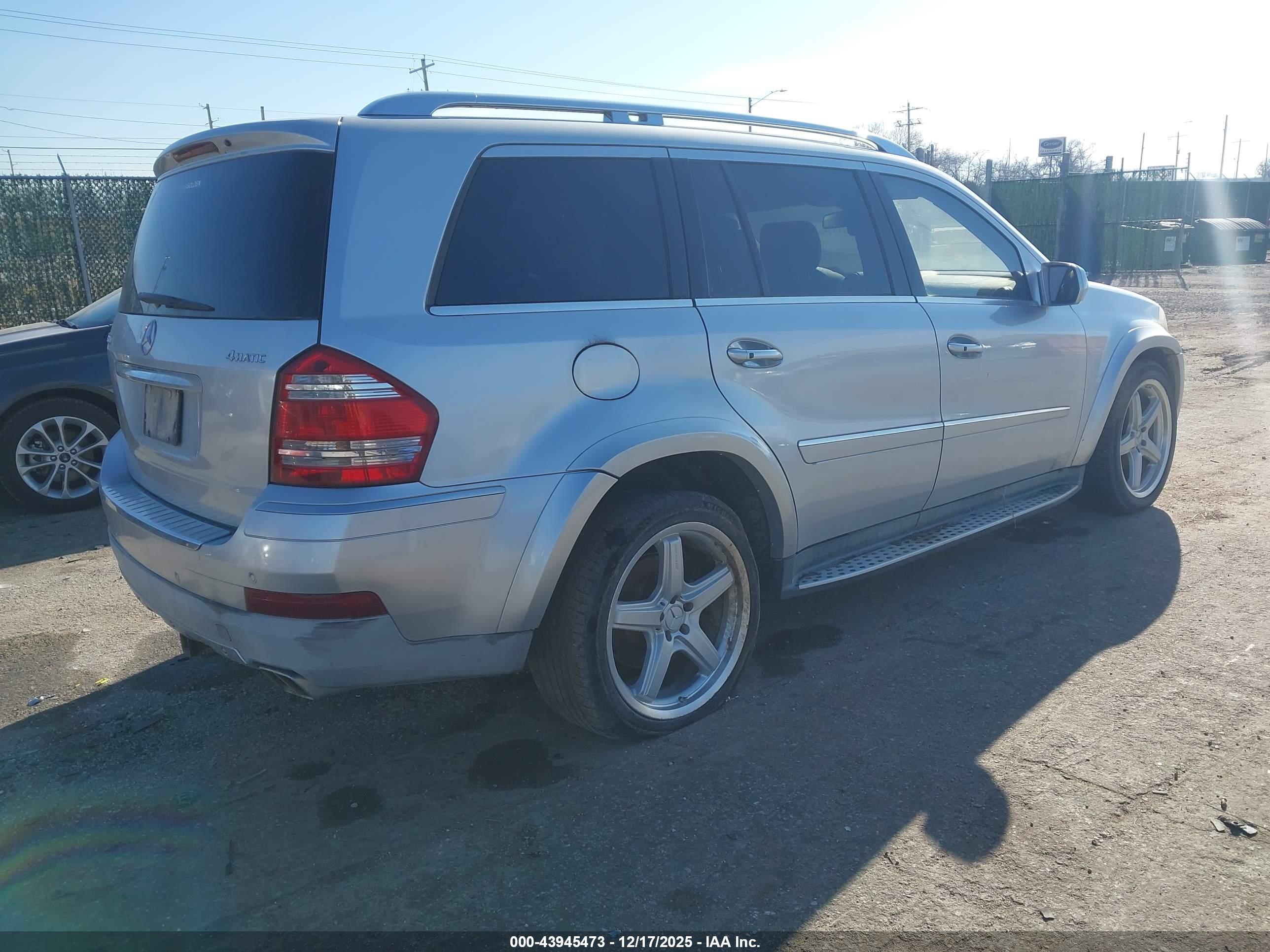 MERCEDES-BENZ GL image 4