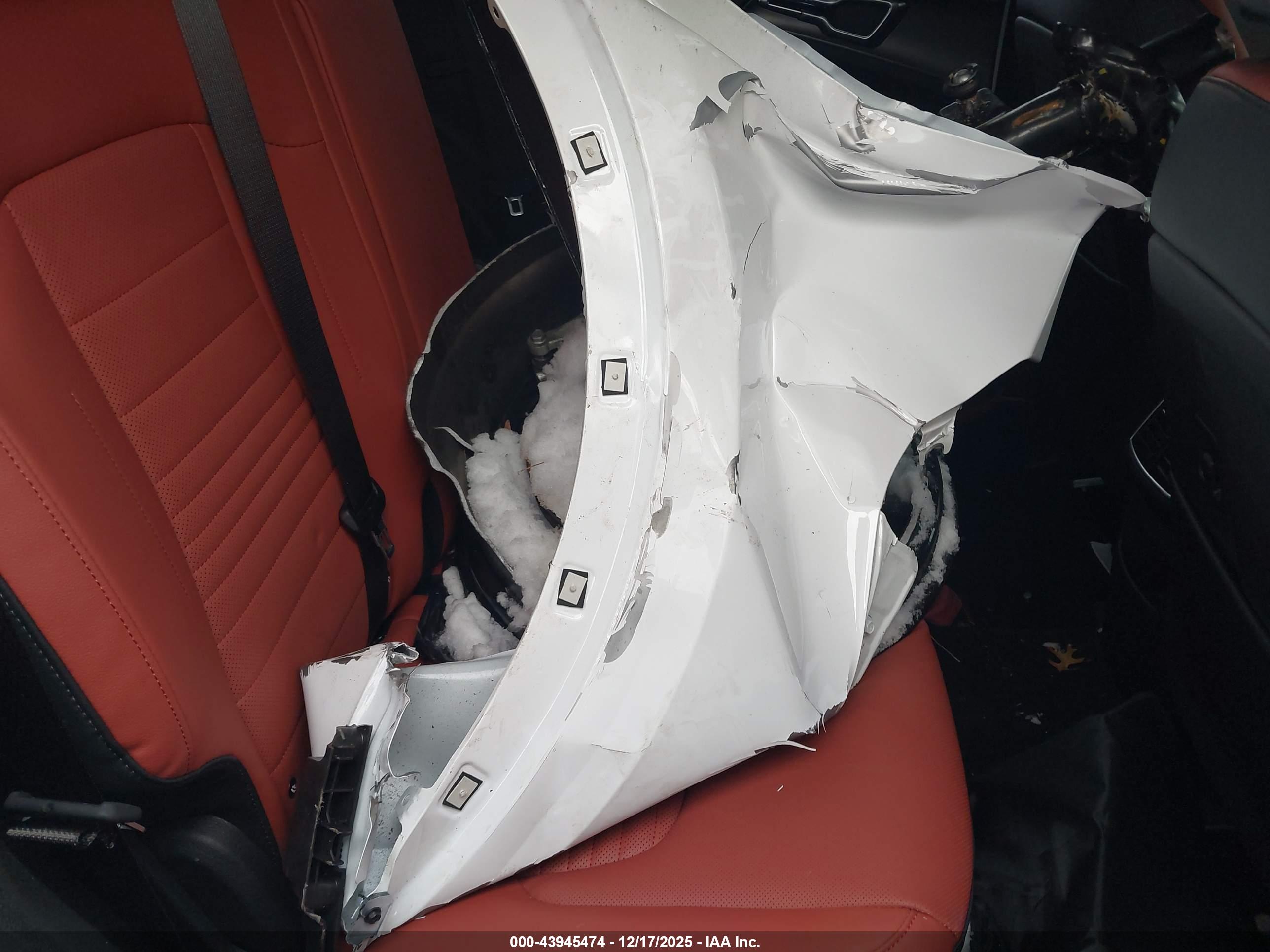 KIA SPORTAGE image 8
