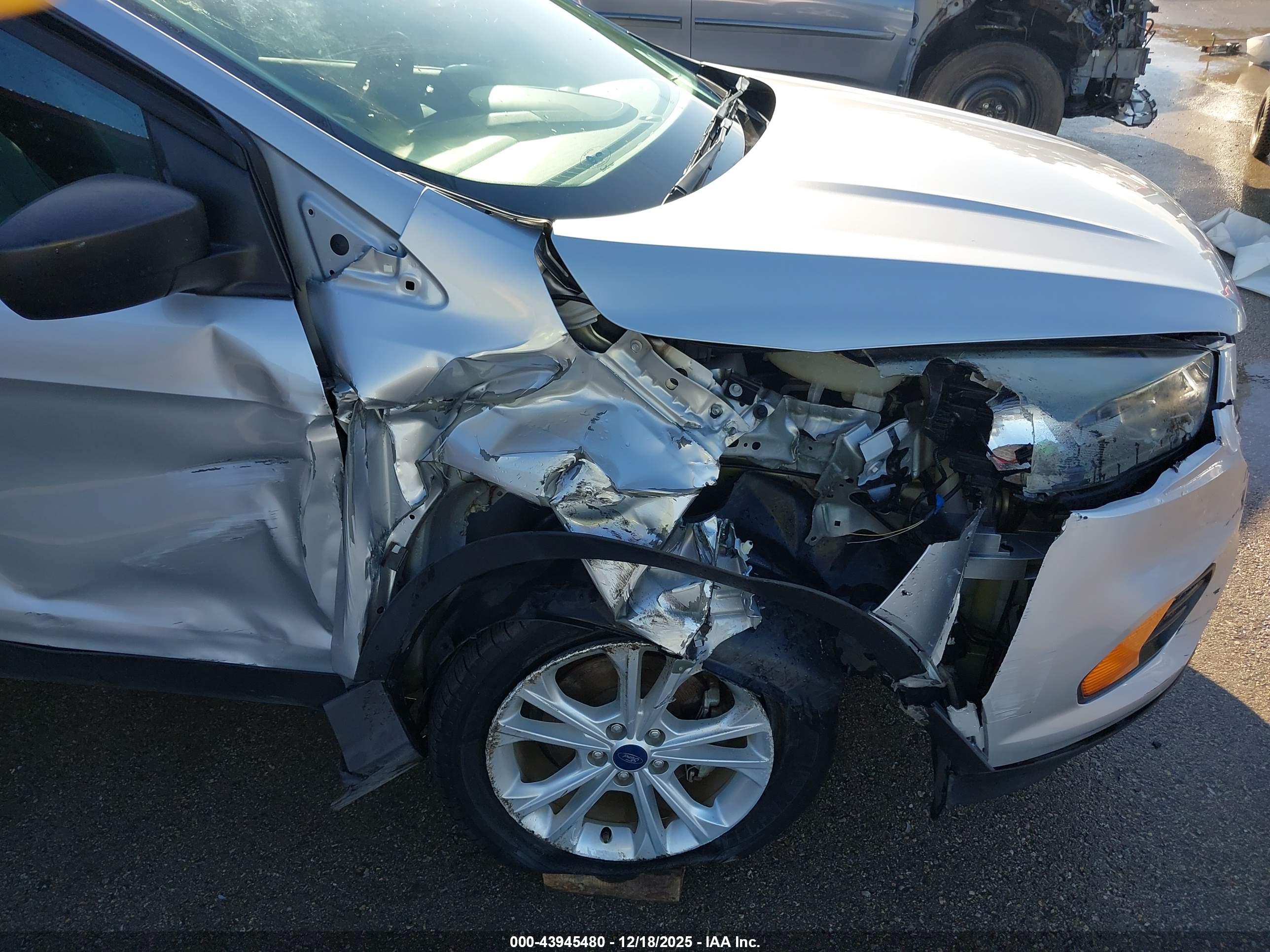 FORD ESCAPE image 6