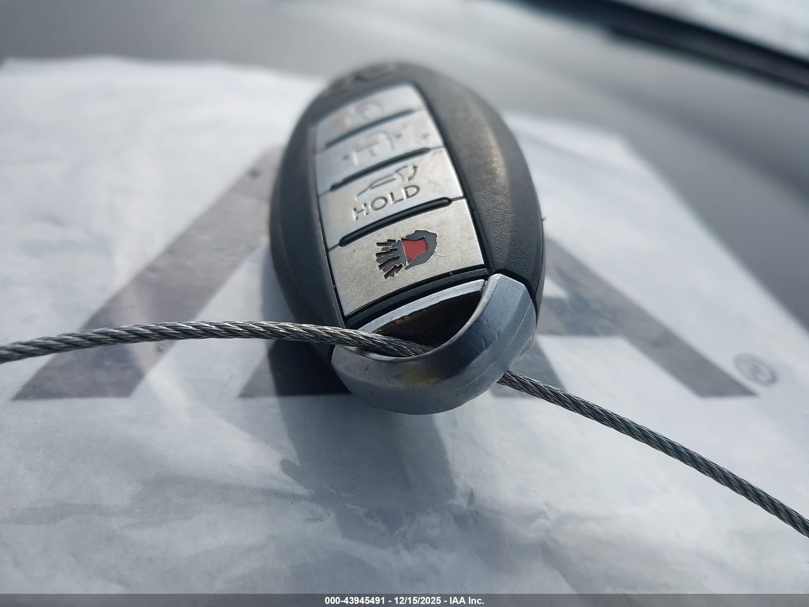 INFINITI QX56 image 11