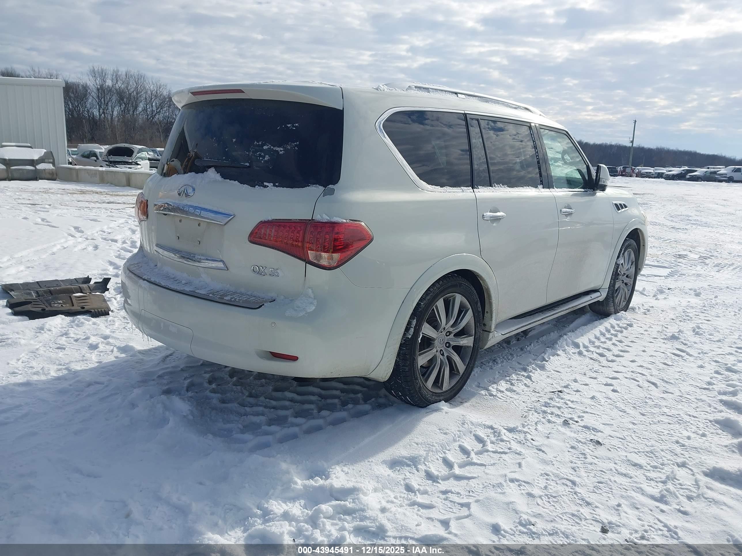 INFINITI QX56 image 4