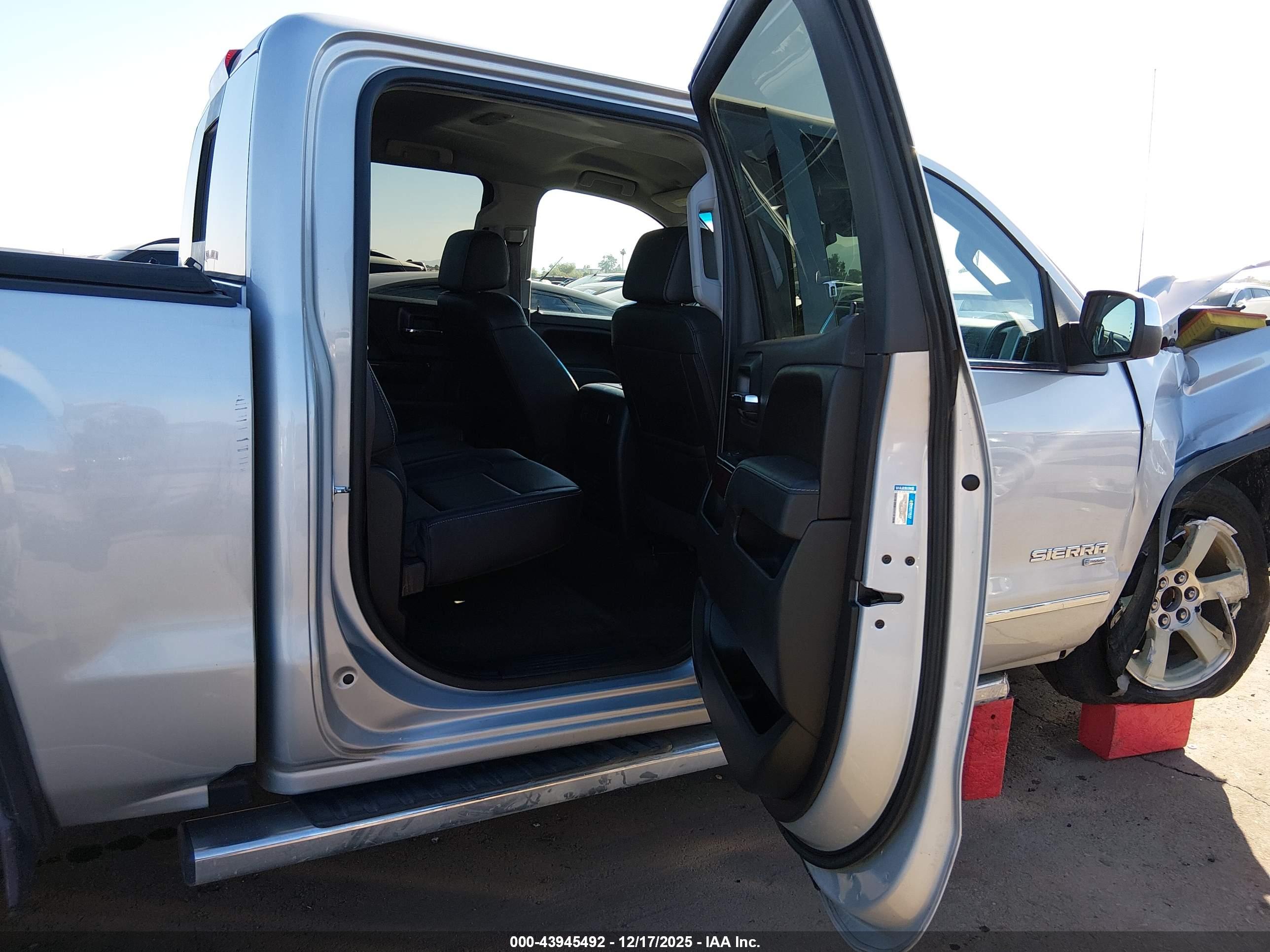 GMC SIERRA image 8