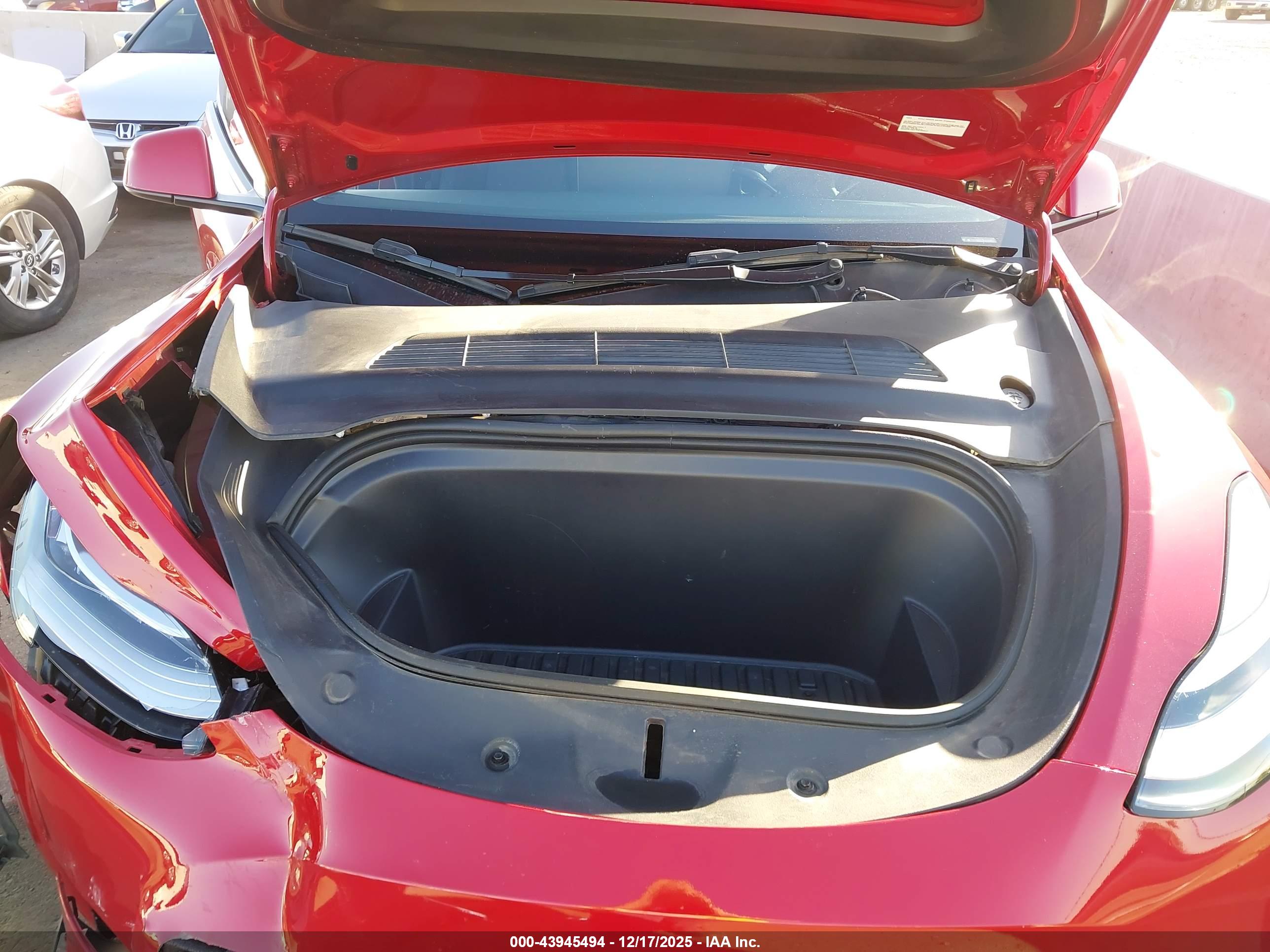 TESLA MODEL image 10