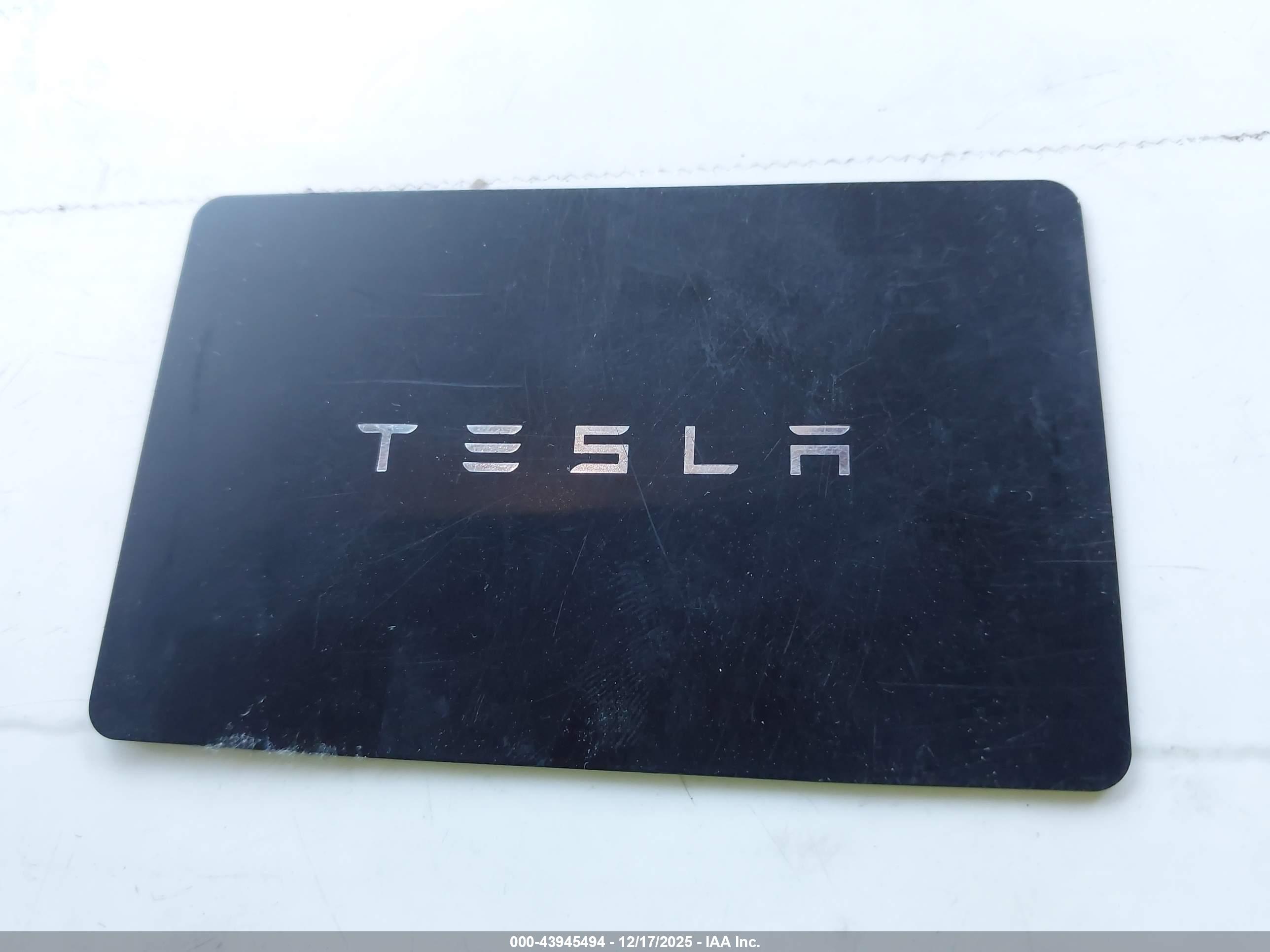 TESLA MODEL image 11