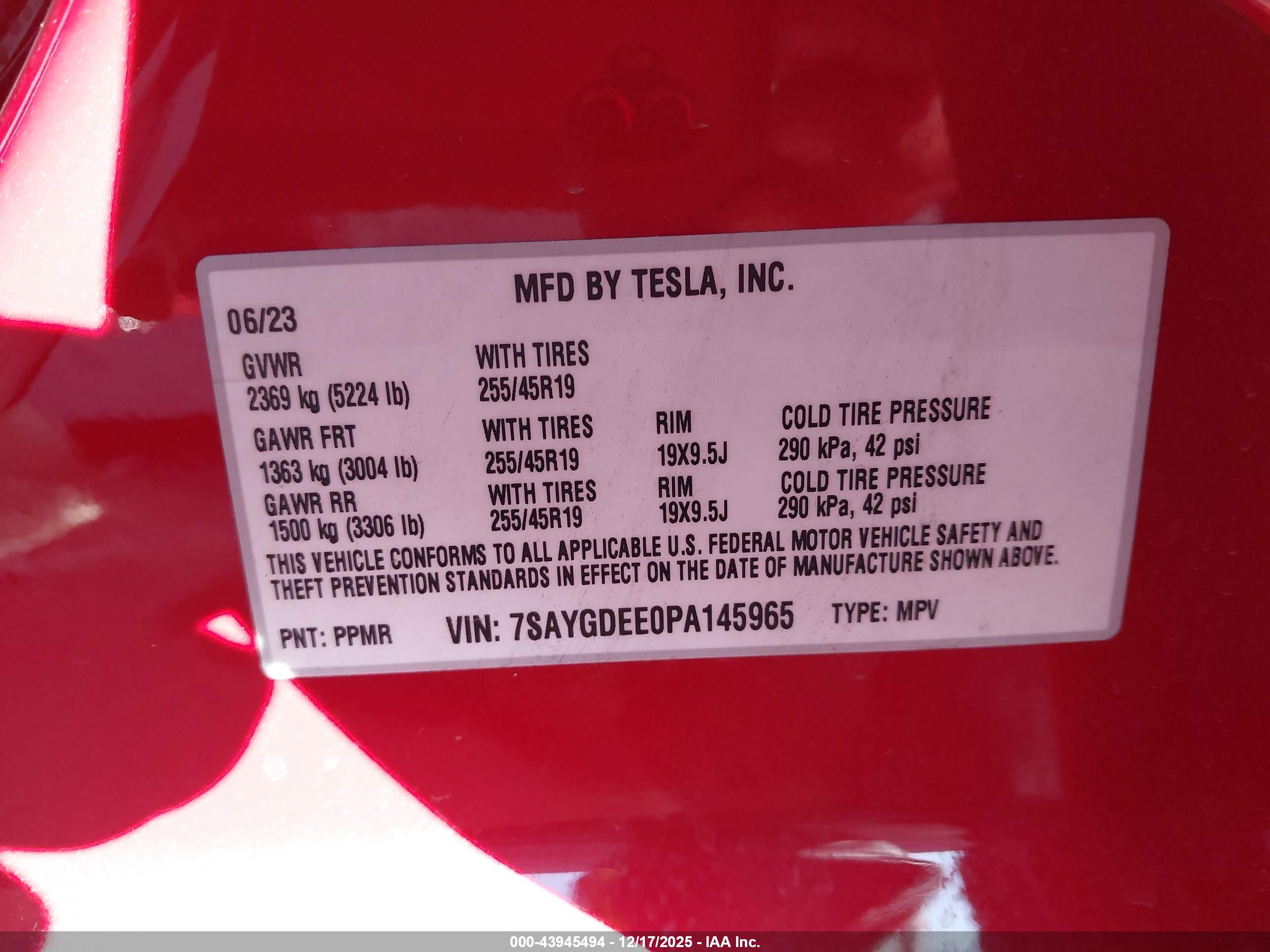 TESLA MODEL image 9