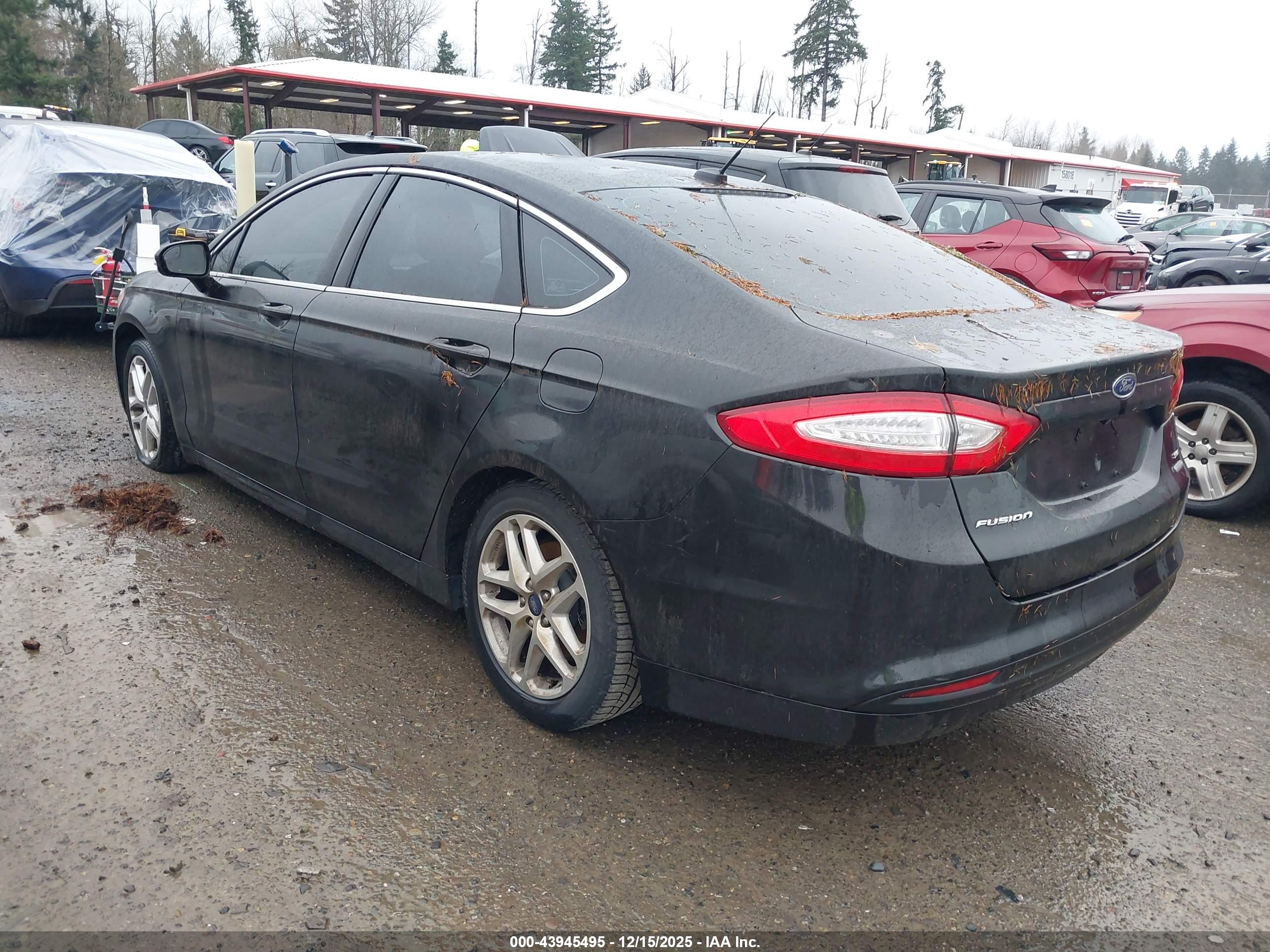 FORD FUSION image 3