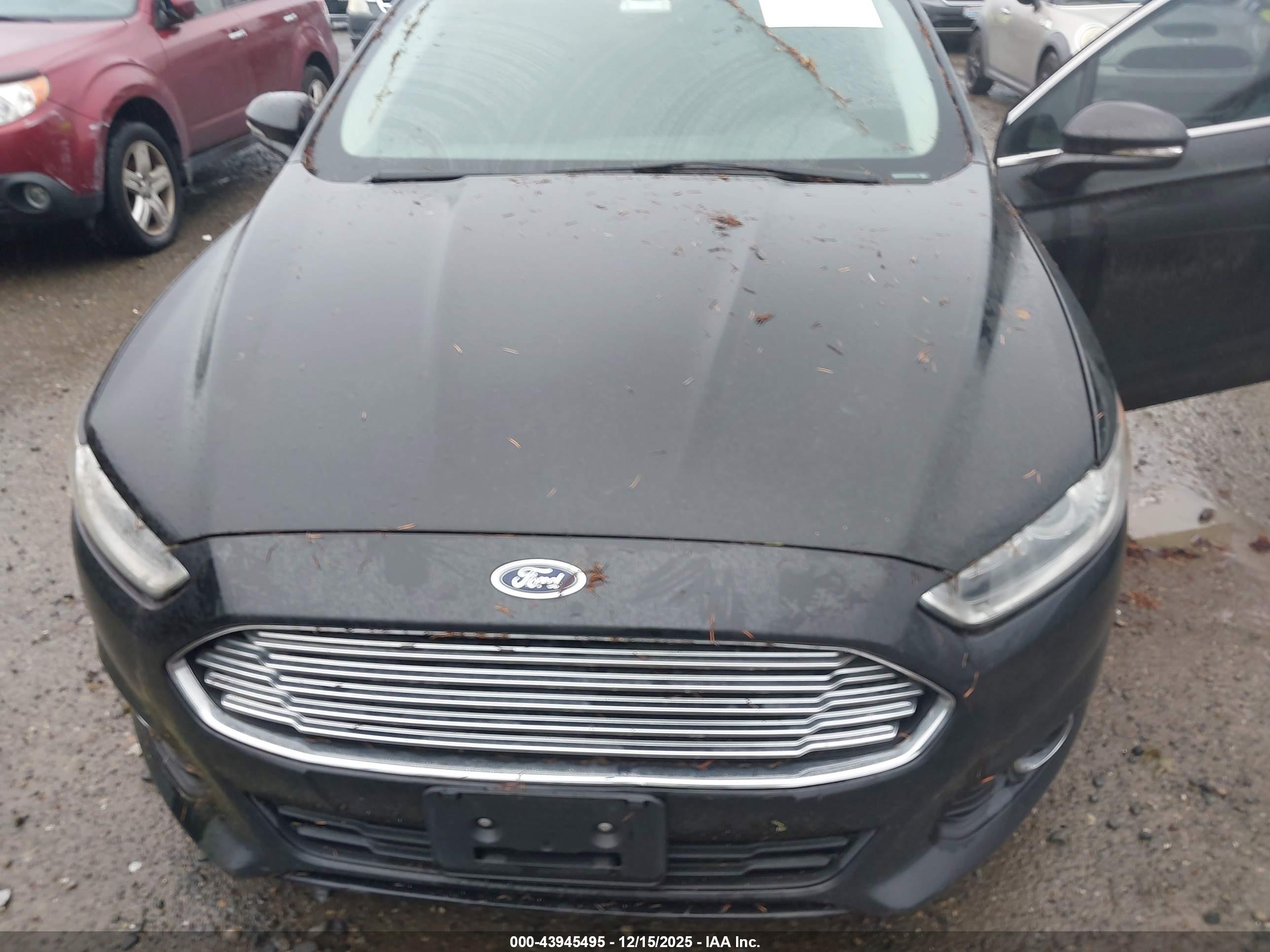 FORD FUSION image 6