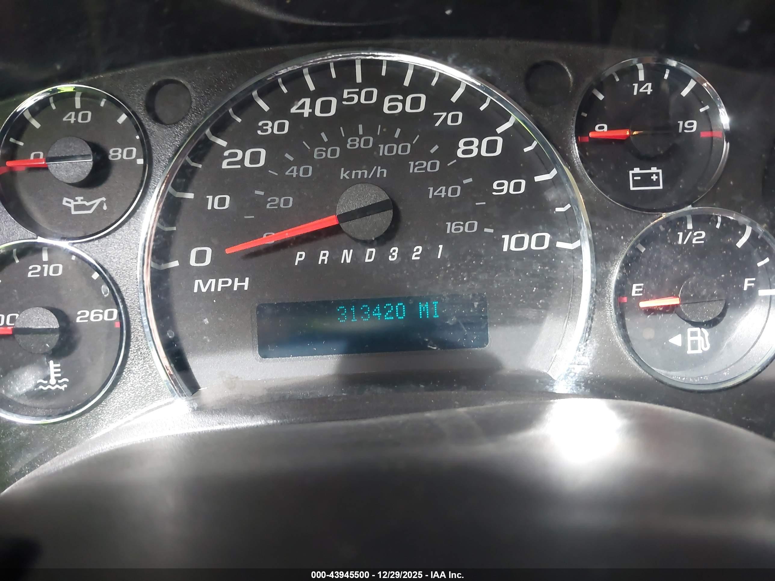 CHEVROLET EXPRESS image 7