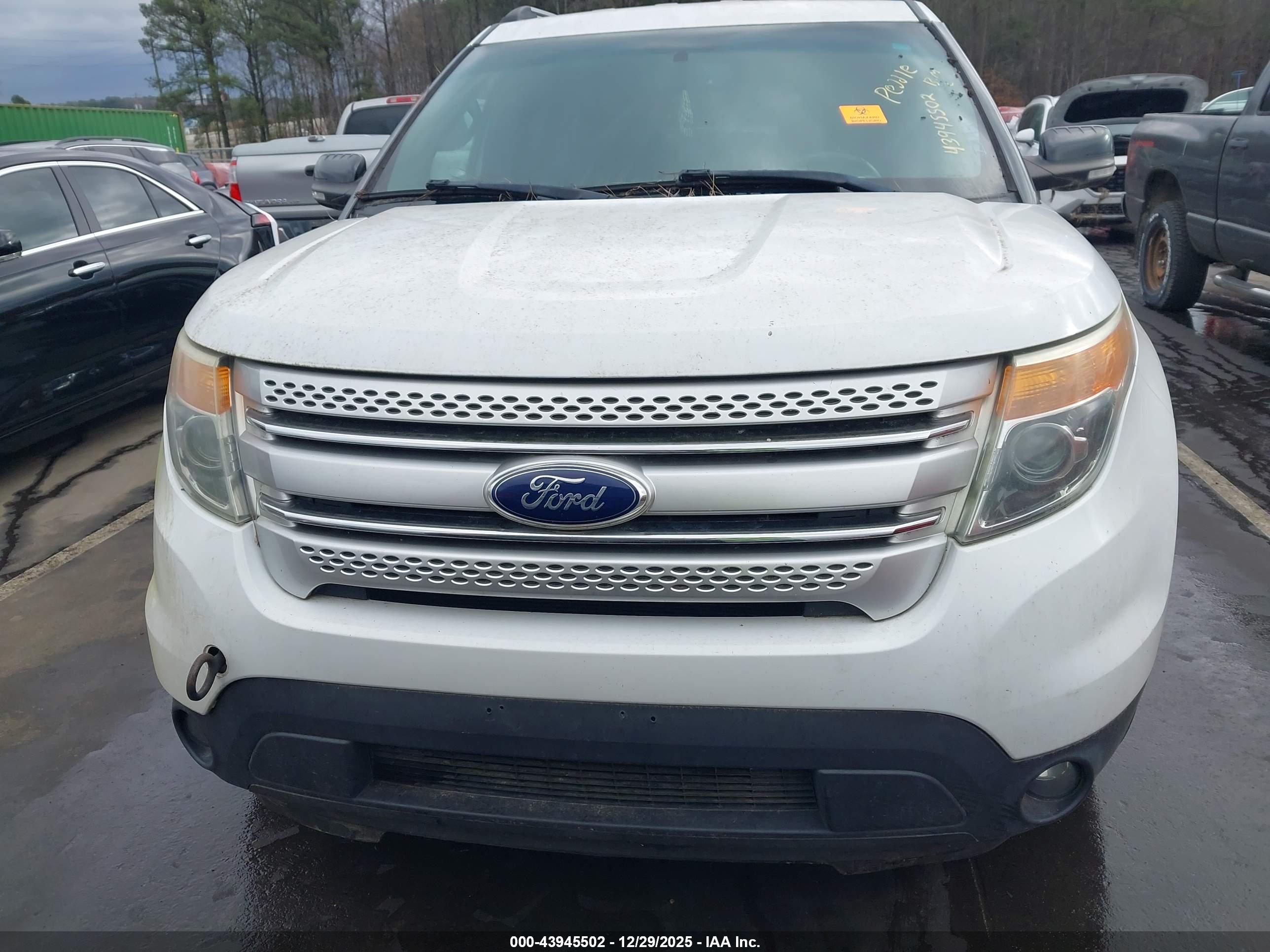 FORD EXPLORER image 6