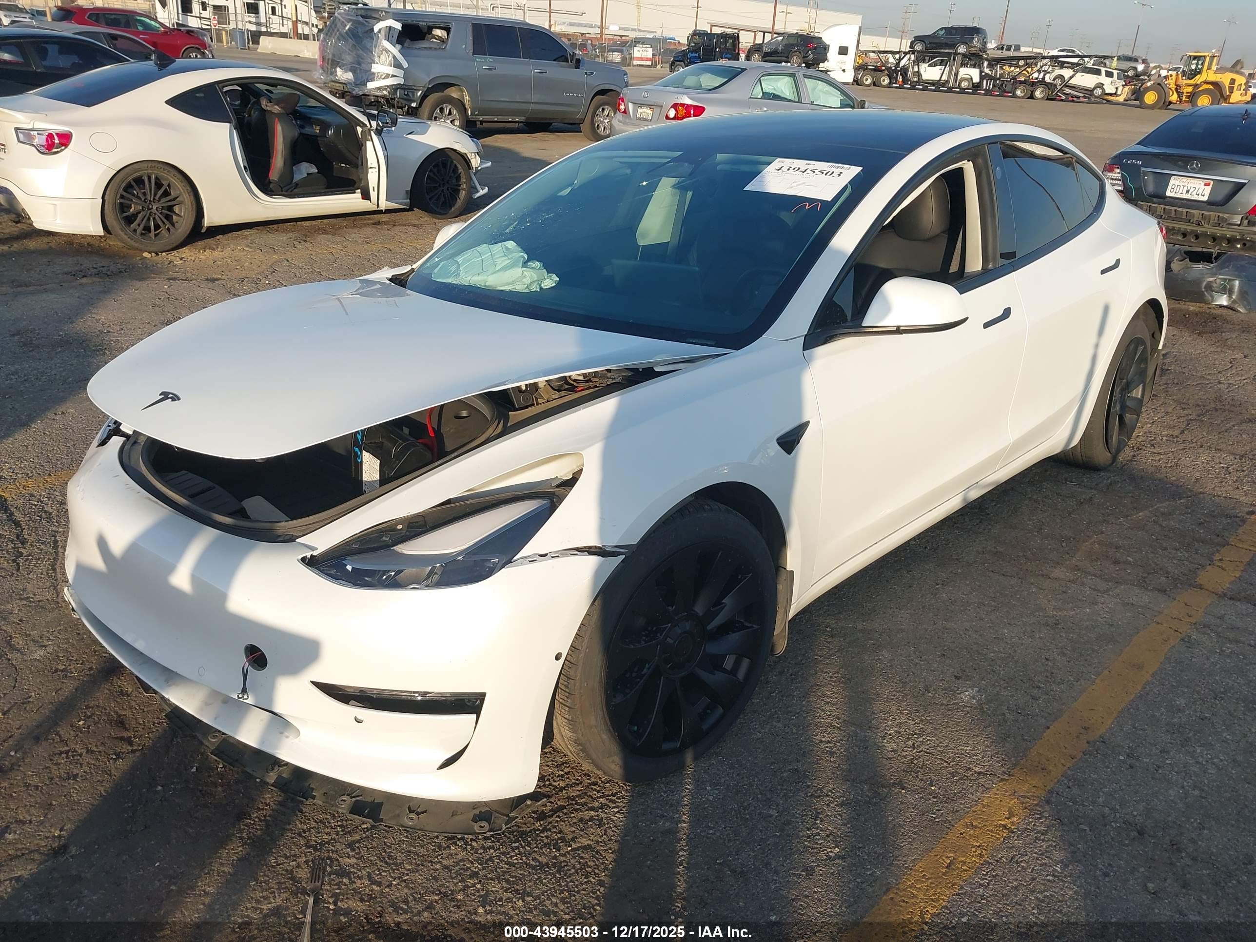 TESLA MODEL image 2