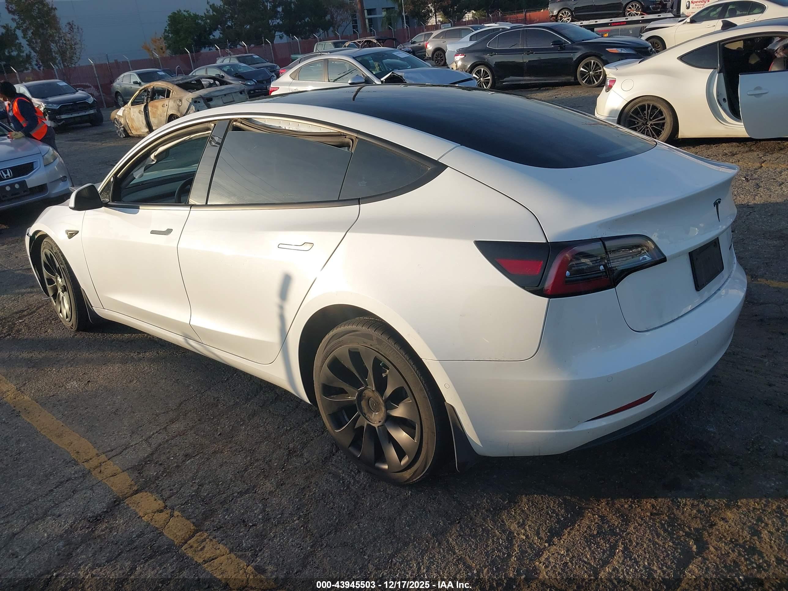 TESLA MODEL image 3