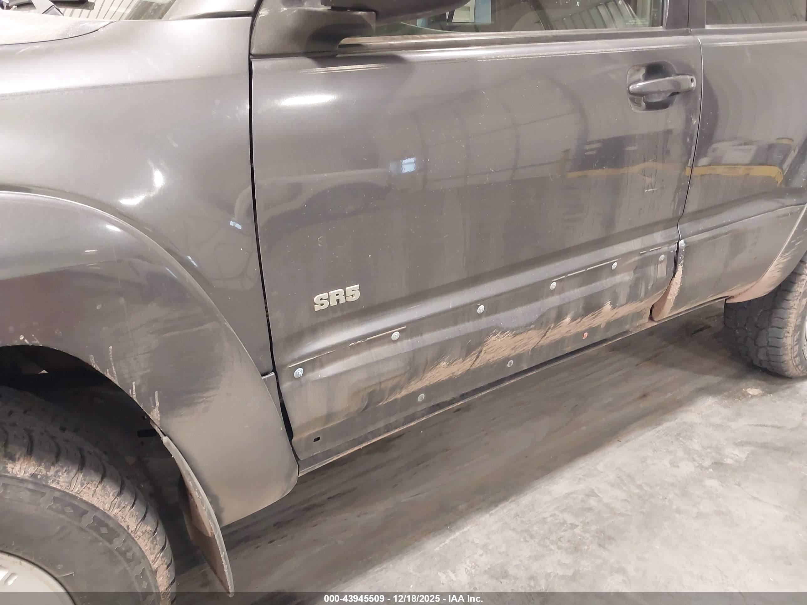 TOYOTA 4RUNNER image 6
