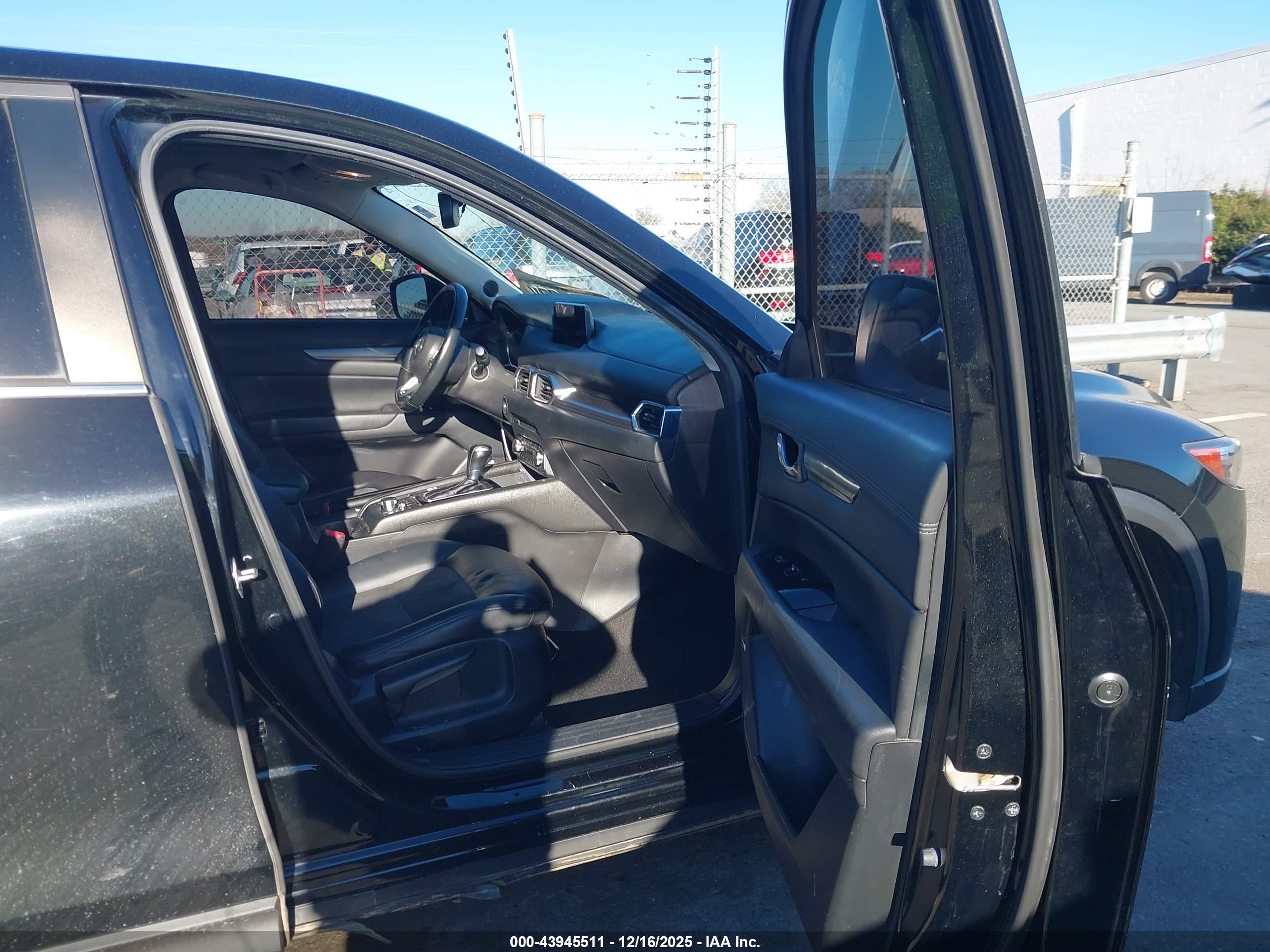 MAZDA CX-5 image 5