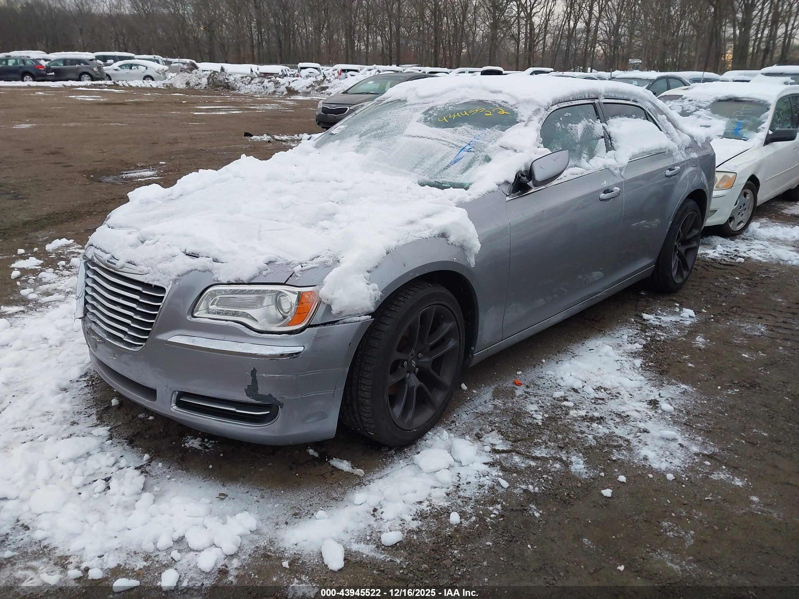 CHRYSLER 300 image 2