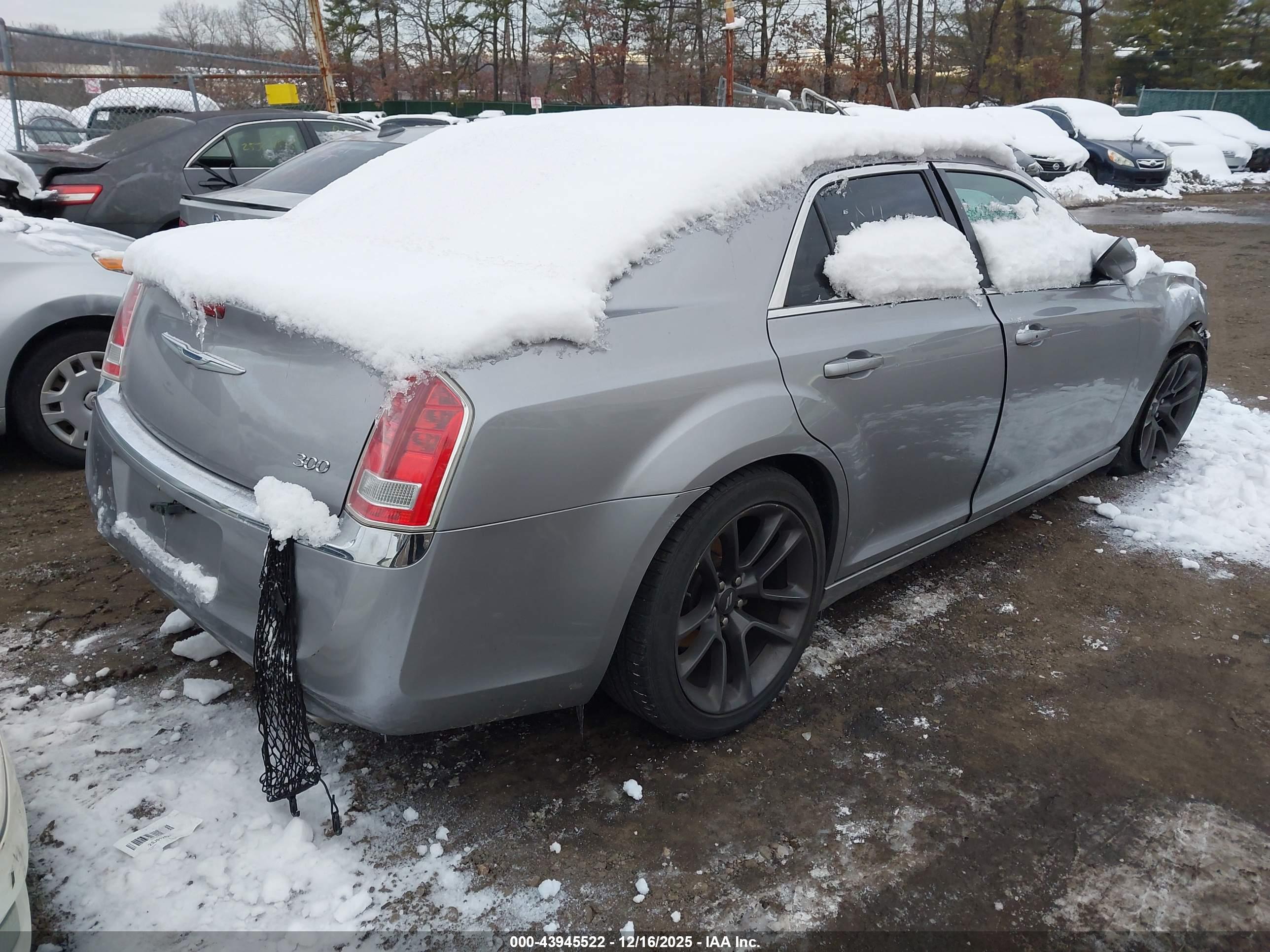 CHRYSLER 300 image 4