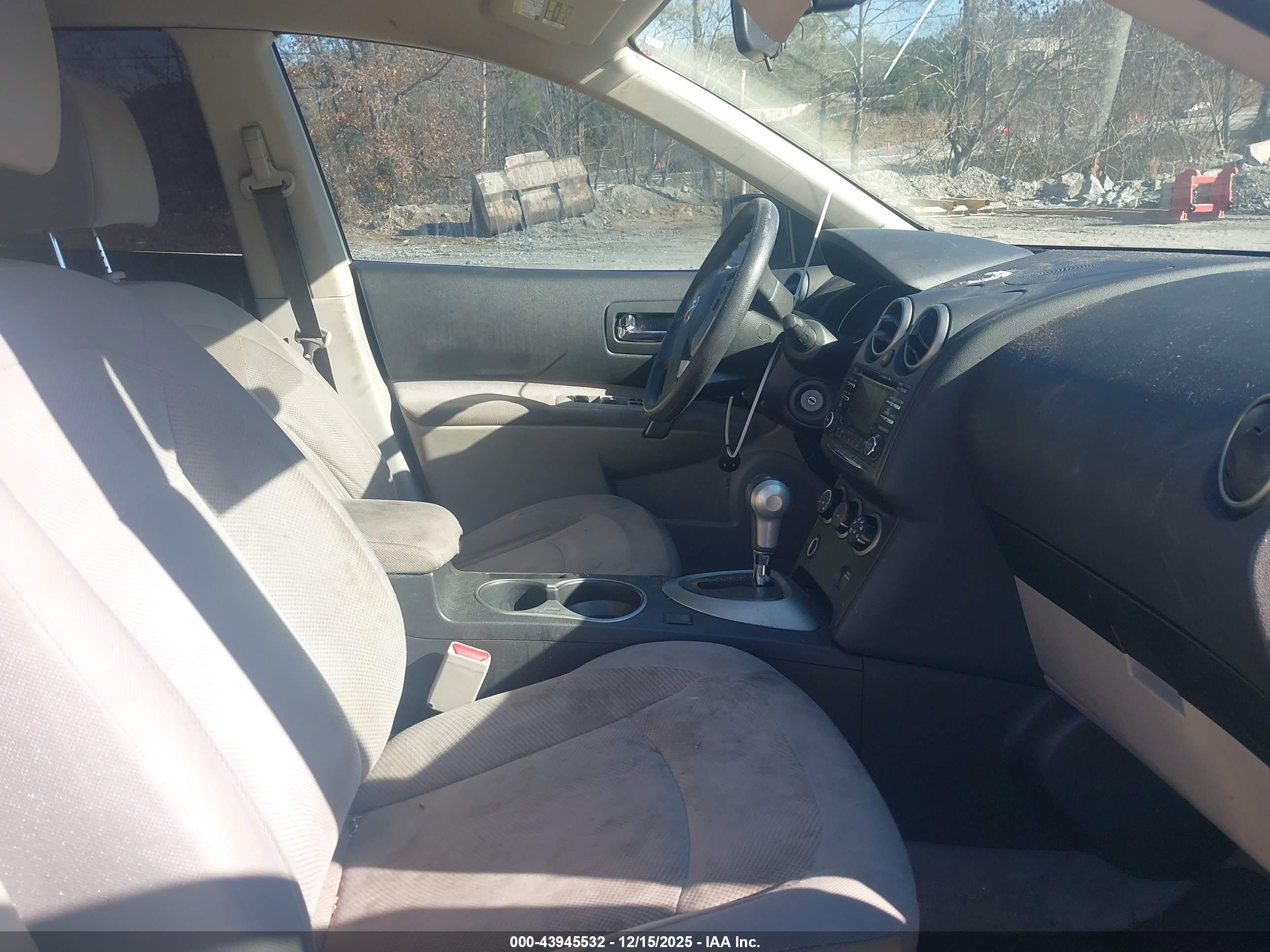 NISSAN ROGUE image 5