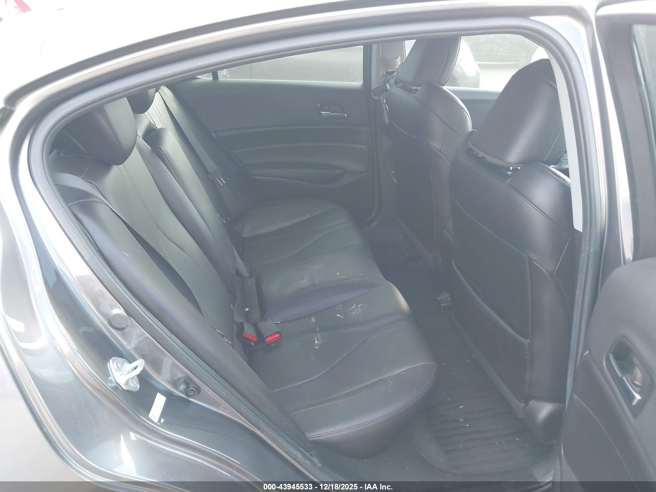 ACURA ILX image 8