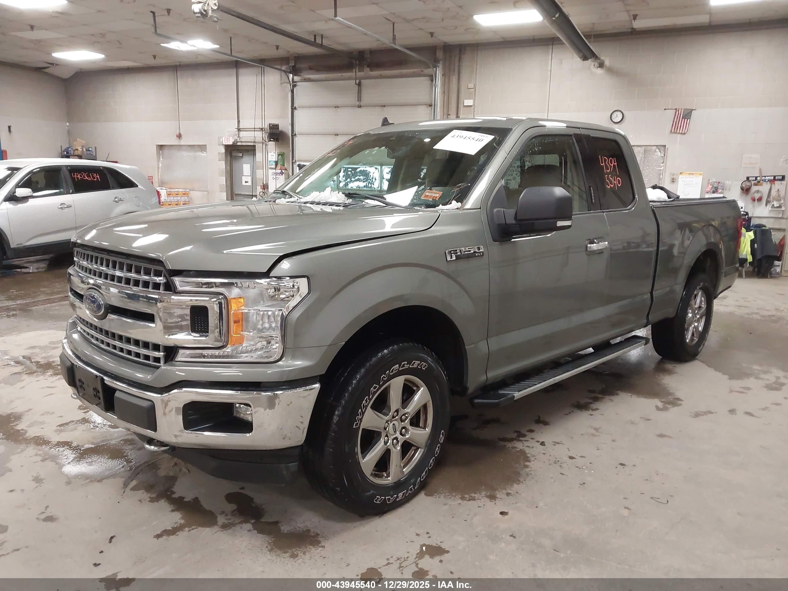 FORD F-150 image 2