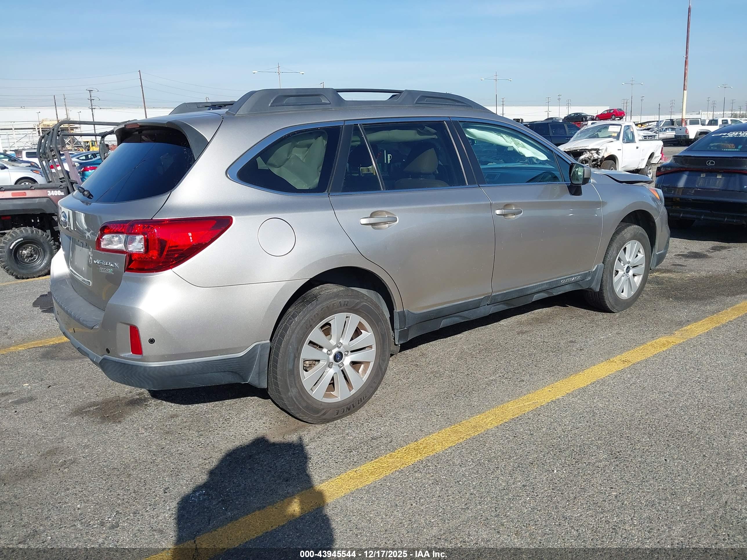SUBARU OUTBACK image 4