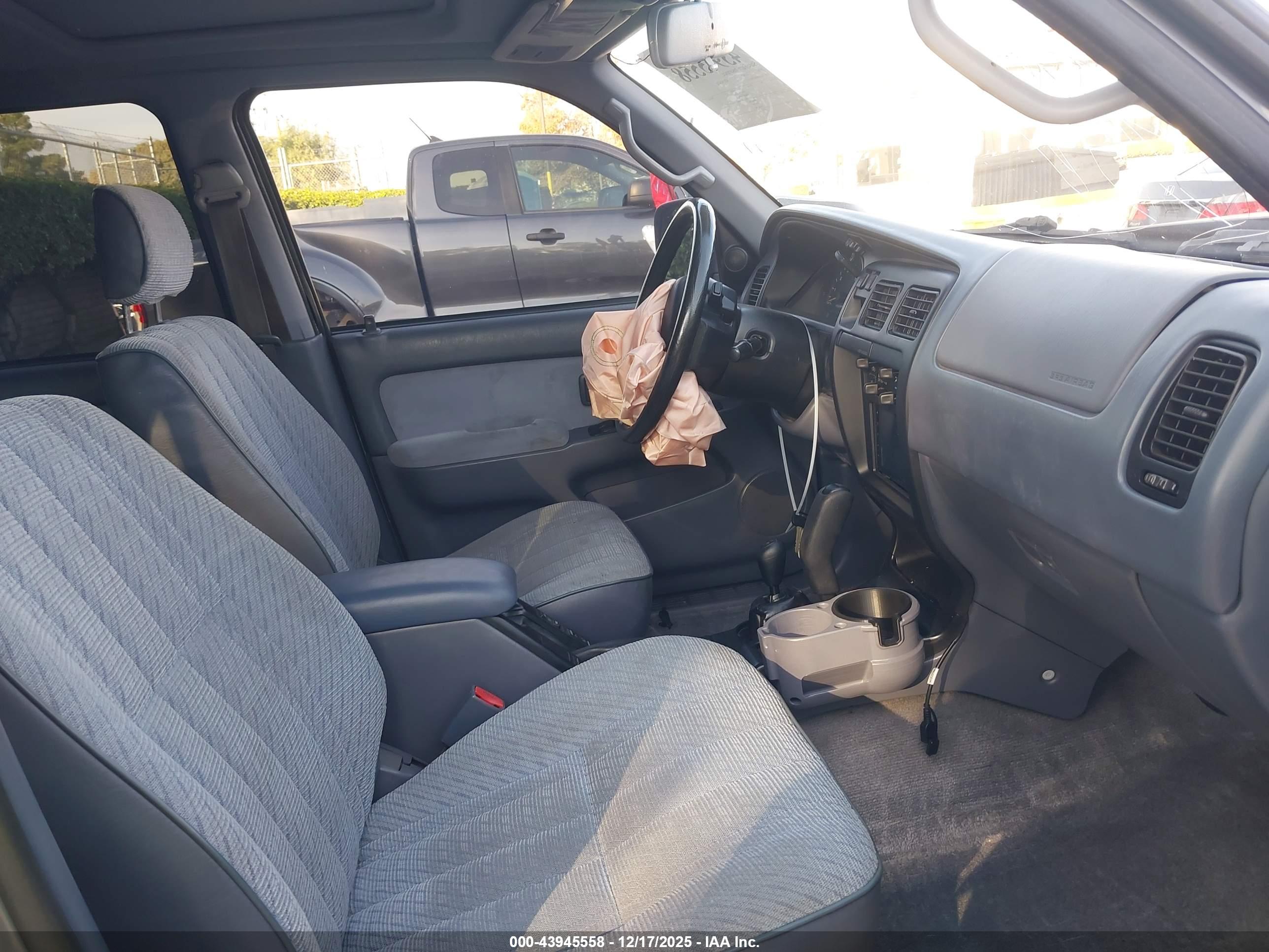 TOYOTA 4RUNNER image 5
