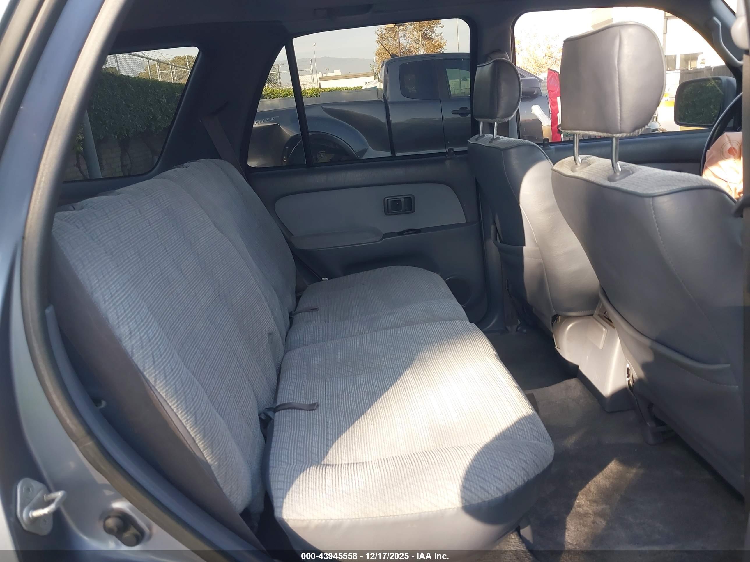 TOYOTA 4RUNNER image 8
