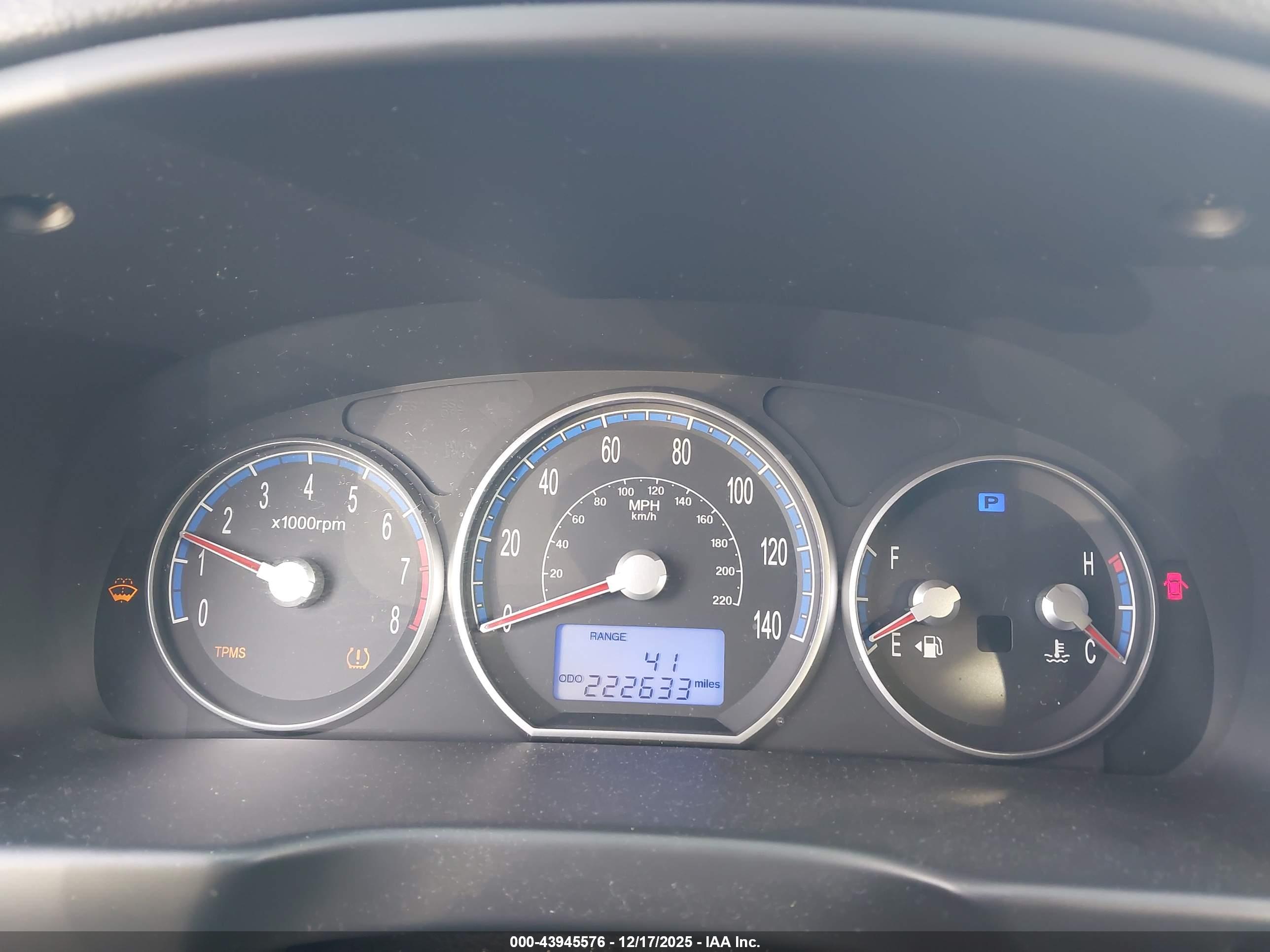 HYUNDAI SANTA image 7