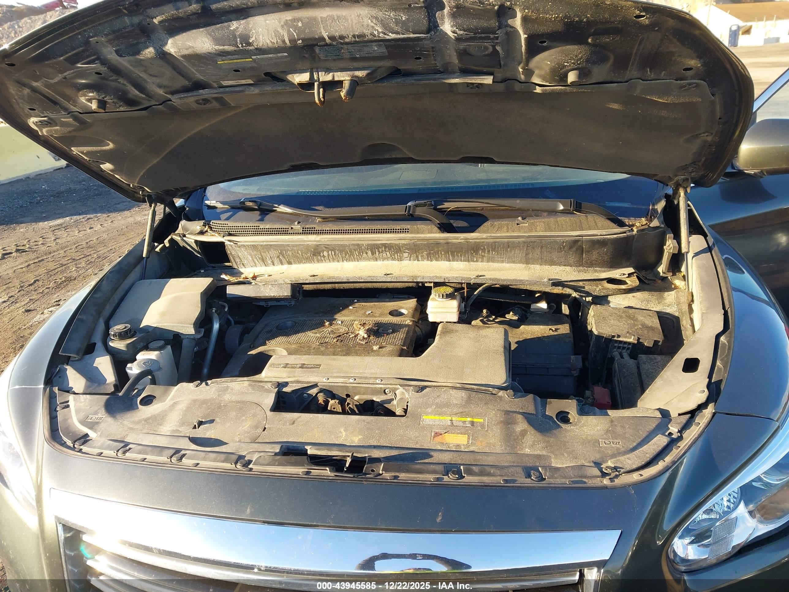 INFINITI JX35 image 10