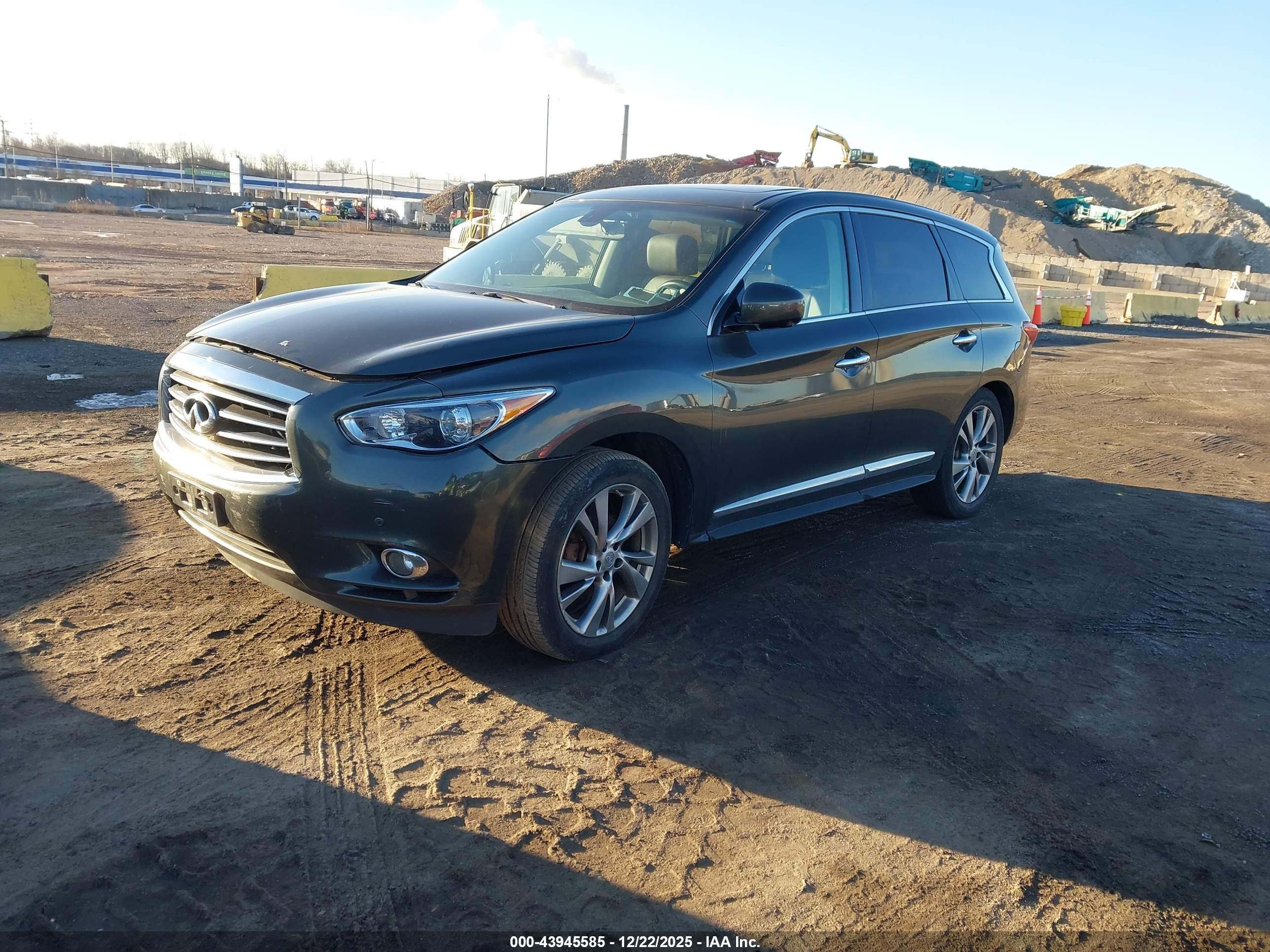 INFINITI JX35 image 2