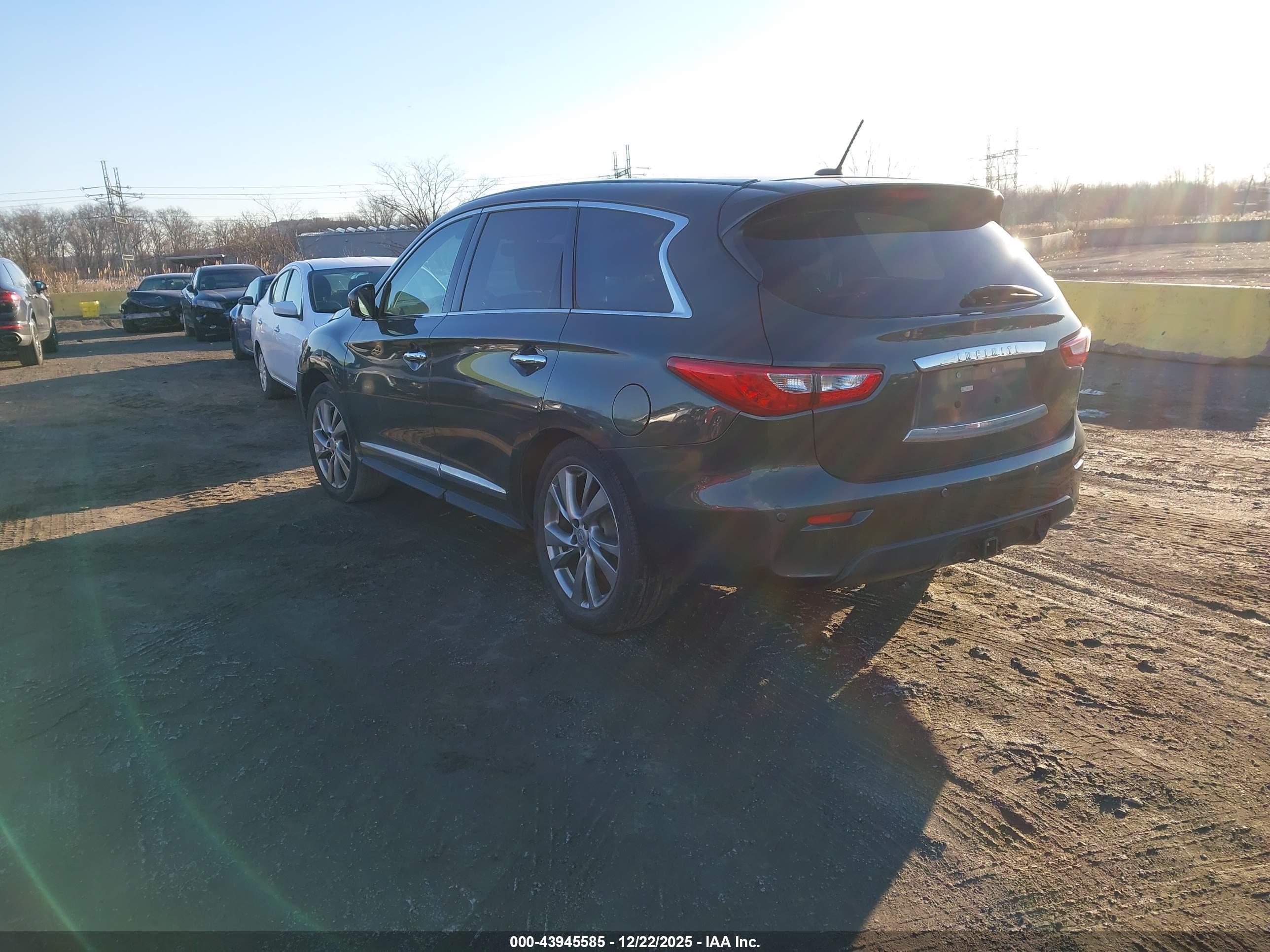 INFINITI JX35 image 3