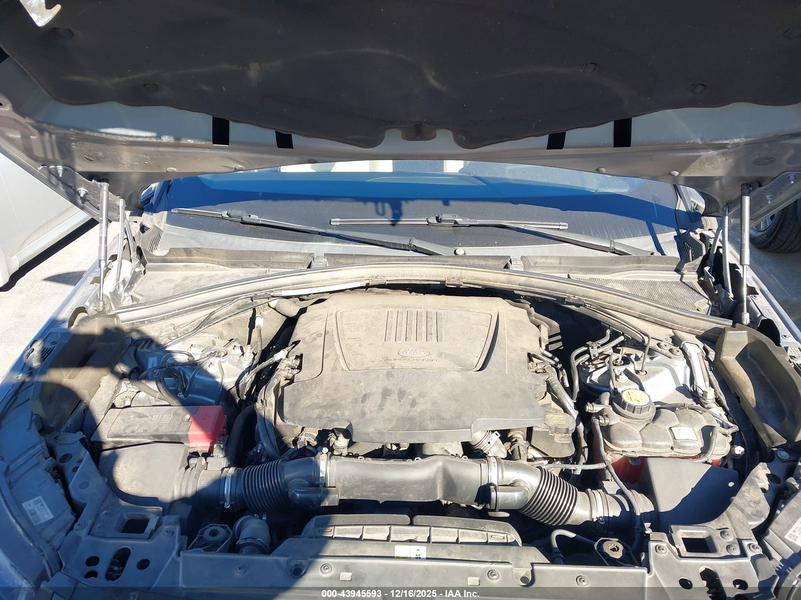 LAND ROVER image 10