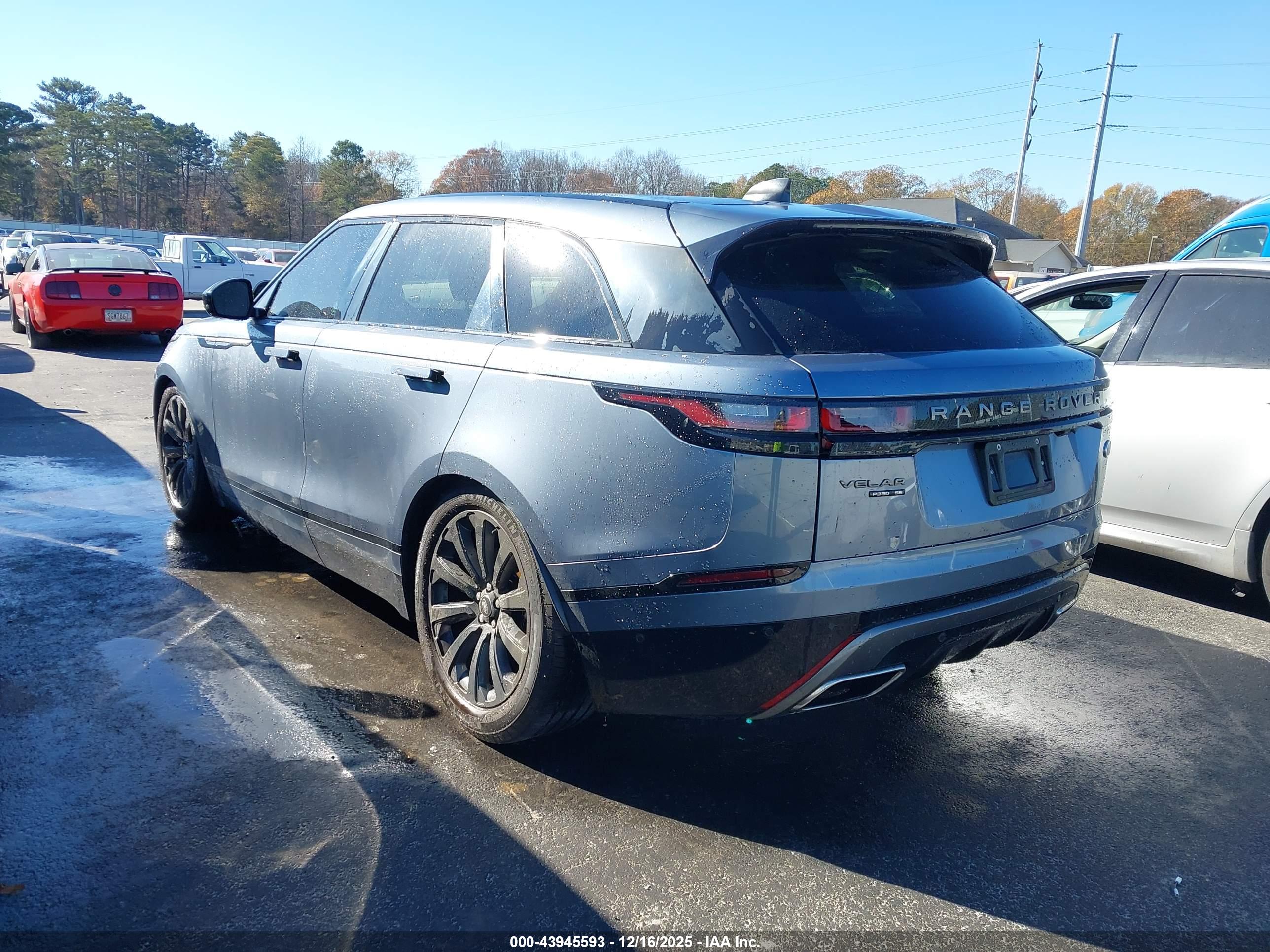 LAND ROVER image 3