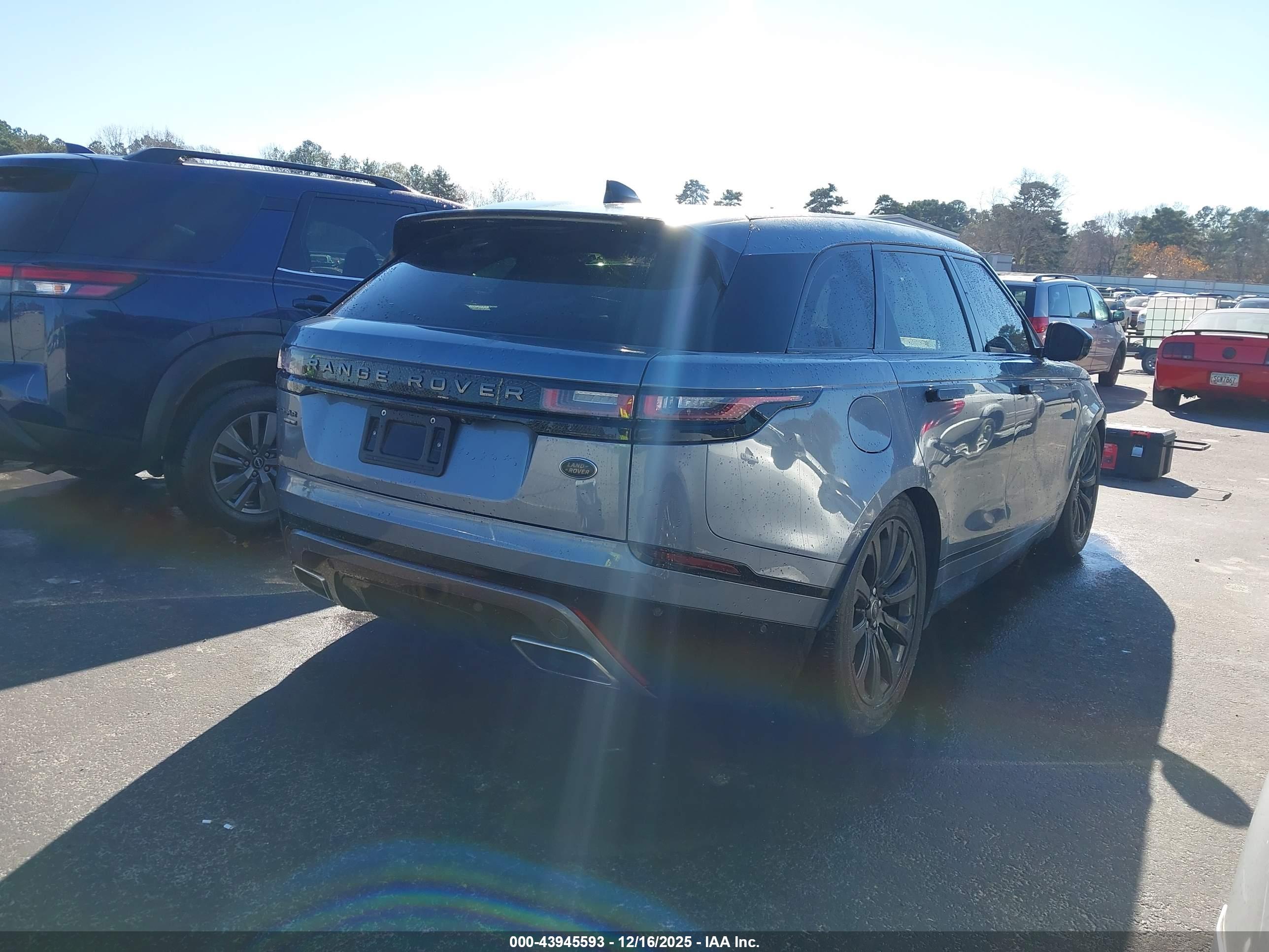 LAND ROVER image 4