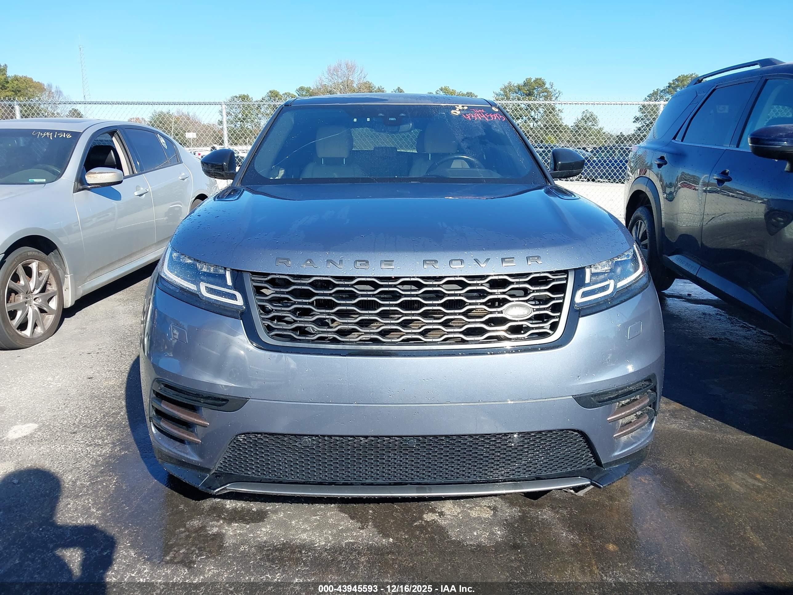 LAND ROVER image 6
